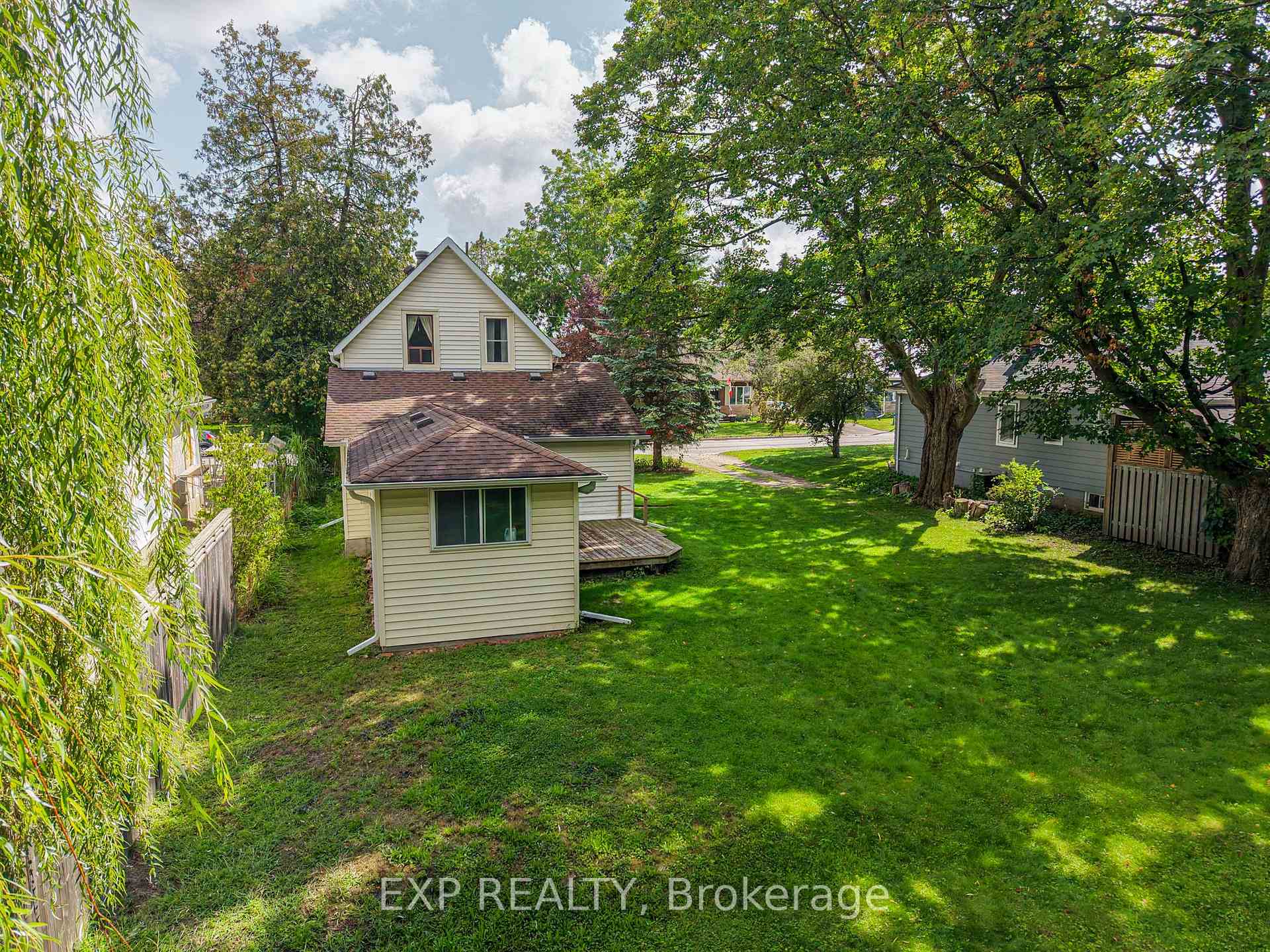 Photo 2 of 40 Marcus Street, Barrie, Allandale — HOMEH