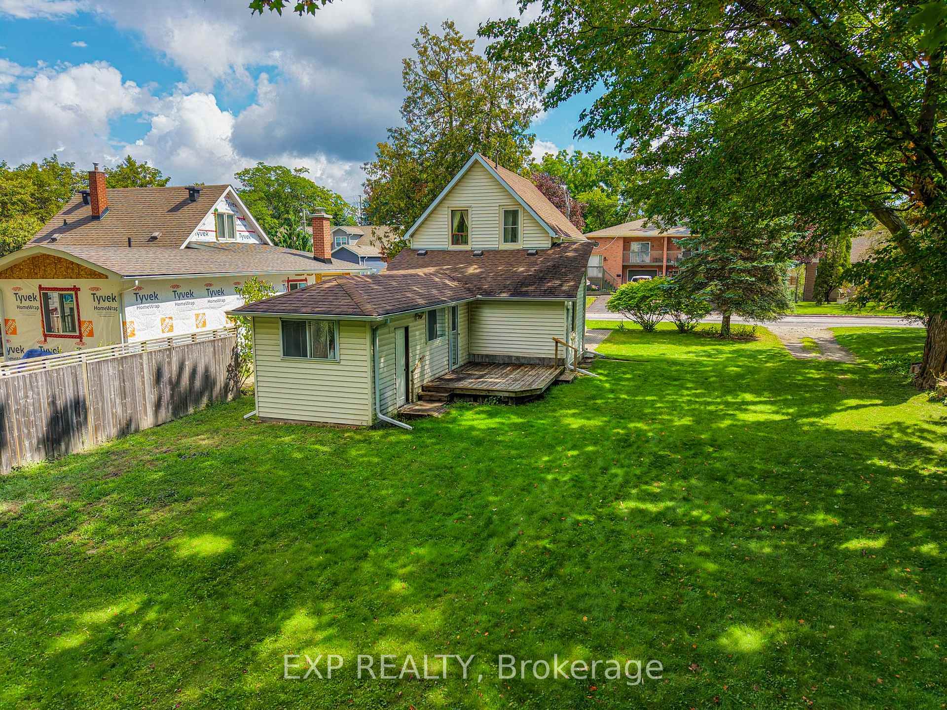 Photo 3 of 40 Marcus Street, Barrie, Allandale — HOMEH