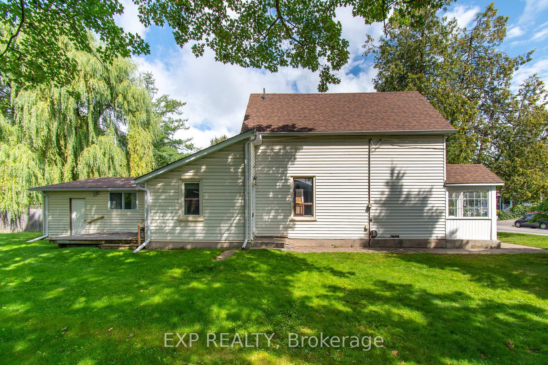 Photo 4 of 40 Marcus Street, Barrie, Allandale — HOMEH