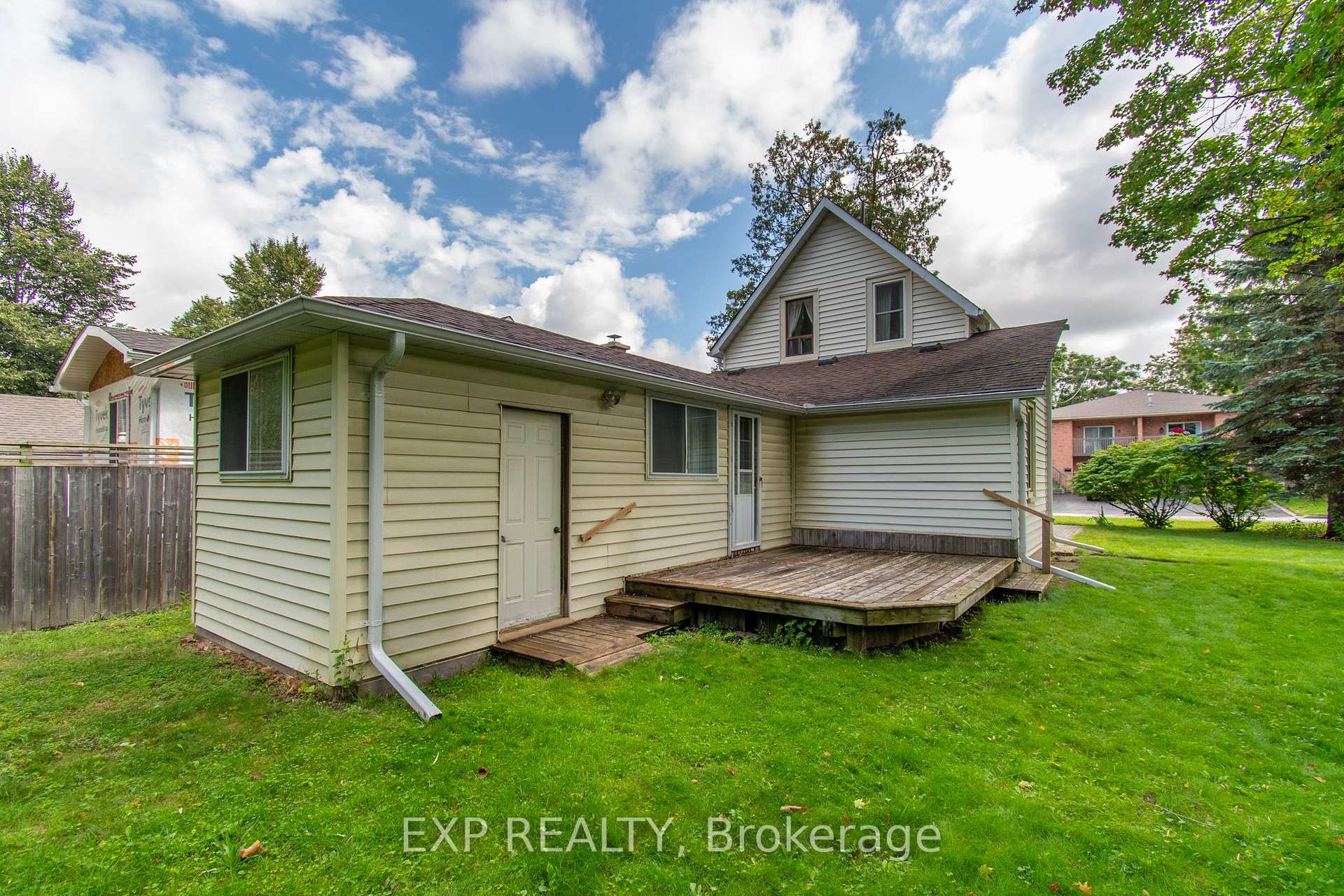 Photo 6 of 40 Marcus Street, Barrie, Allandale — HOMEH