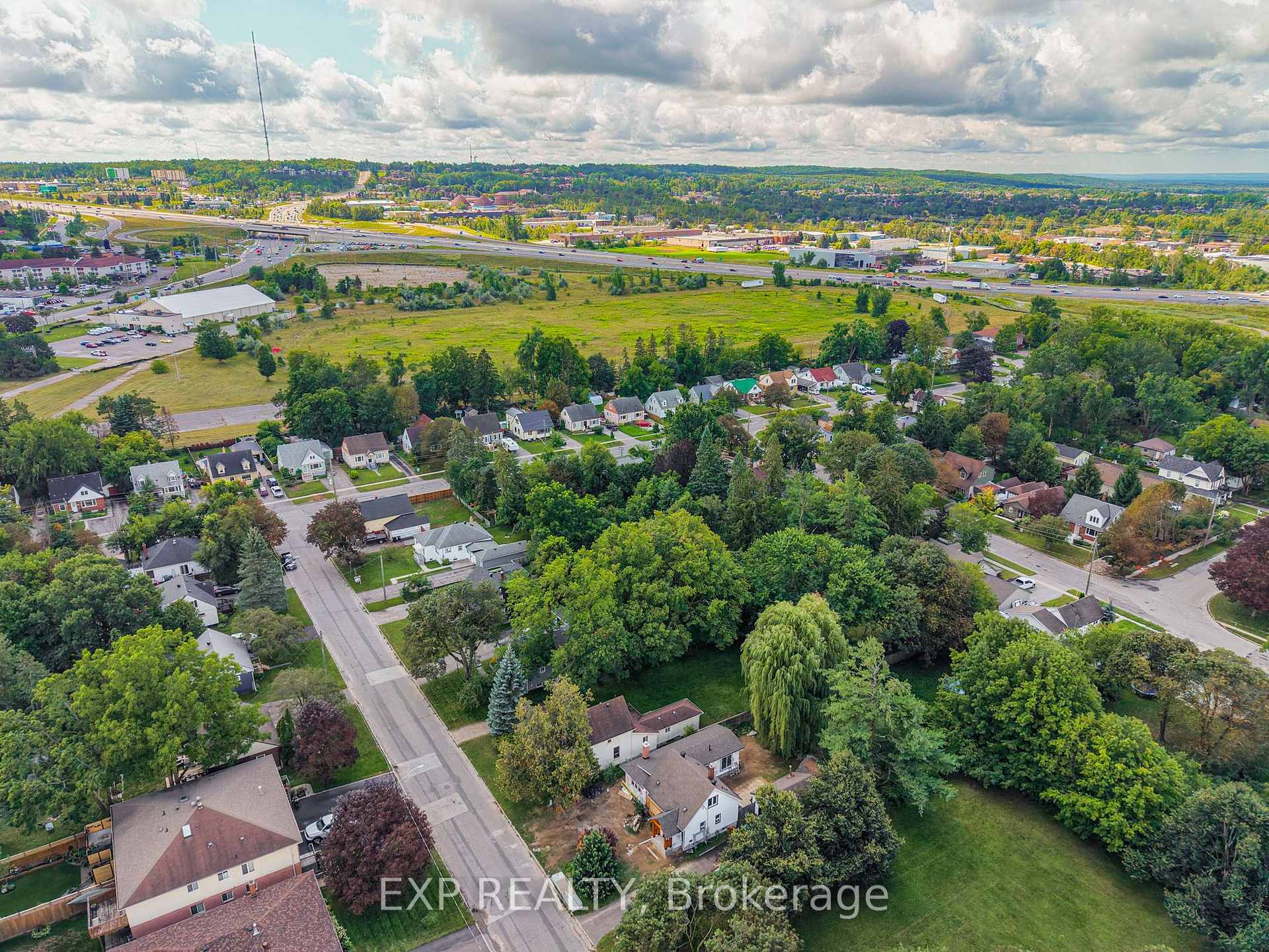 Photo 8 of 40 Marcus Street, Barrie, Allandale — HOMEH