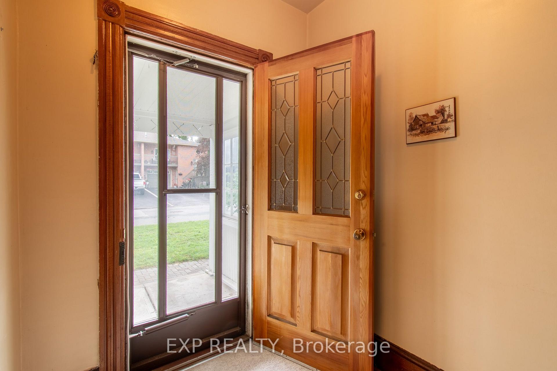 Photo 10 of 40 Marcus Street, Barrie, Allandale — HOMEH