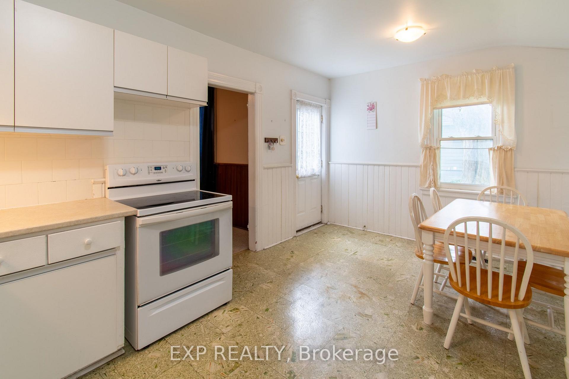 Photo 16 of 40 Marcus Street, Barrie, Allandale — HOMEH