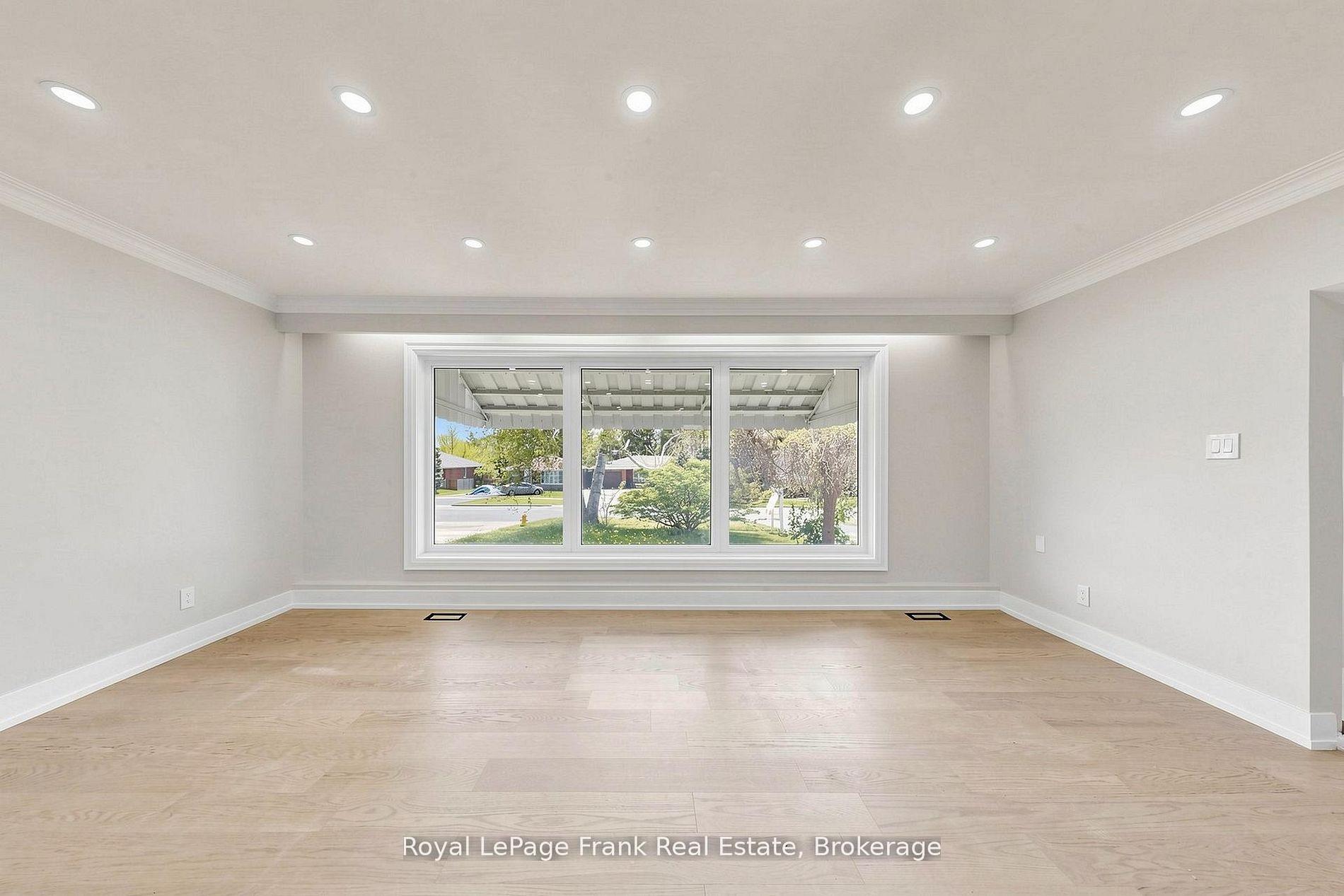 Photo 3 of 344 Rossland Road E, Oshawa, Centennial — HOMEH