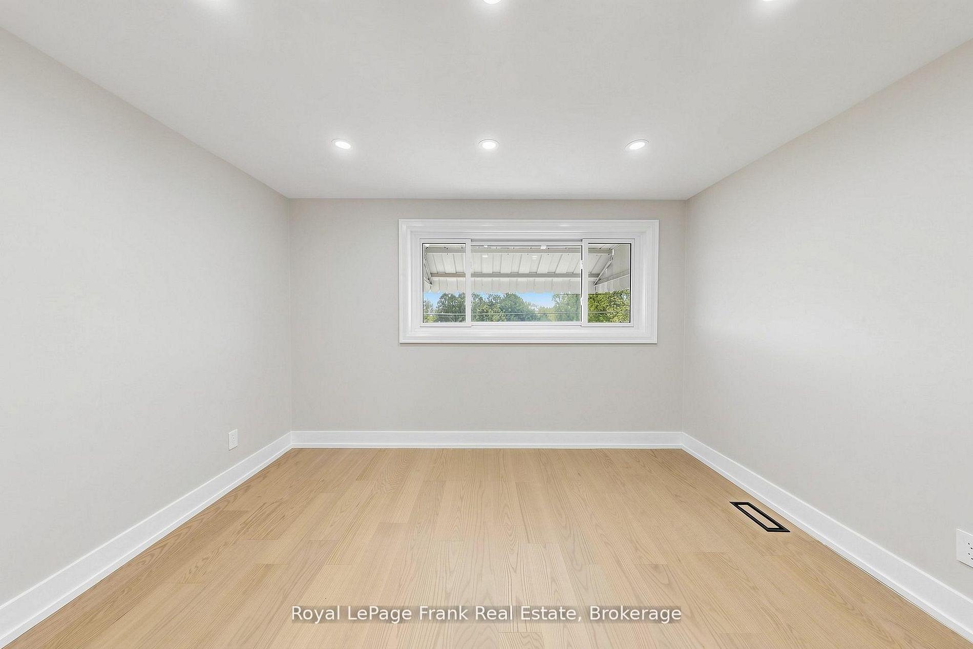Photo 20 of 344 Rossland Road E, Oshawa, Centennial — HOMEH
