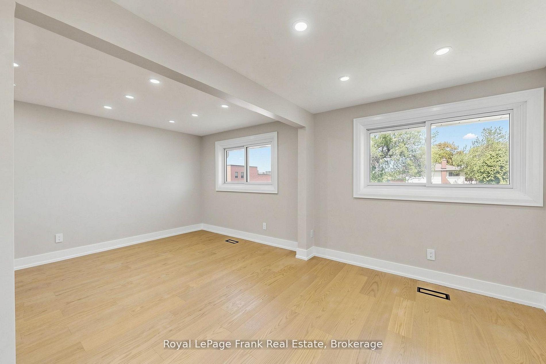 Photo 24 of 344 Rossland Road E, Oshawa, Centennial — HOMEH