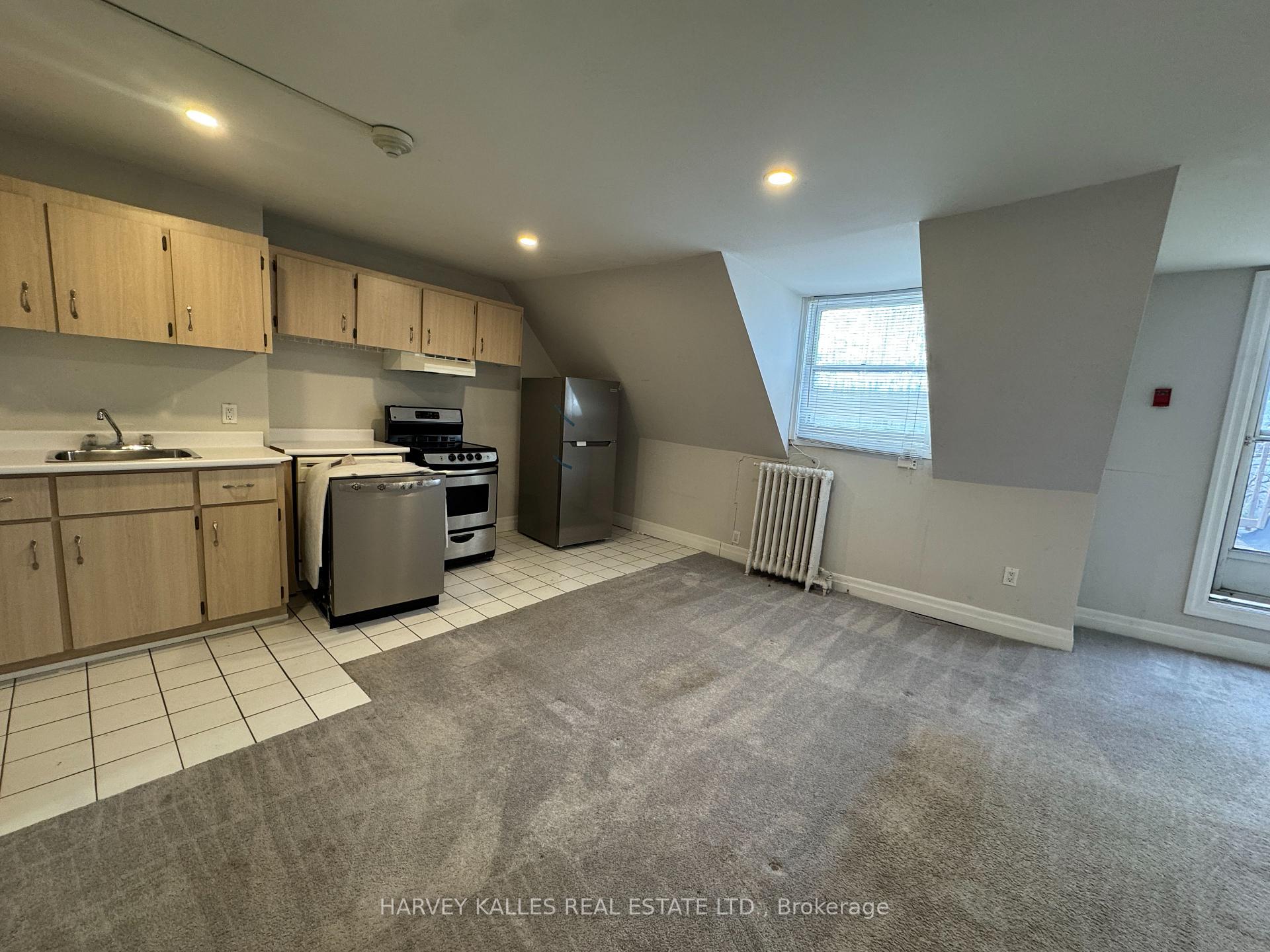 Photo 3 of Unit 301, 676 Huron Street, Toronto, The Annex — HOMEH