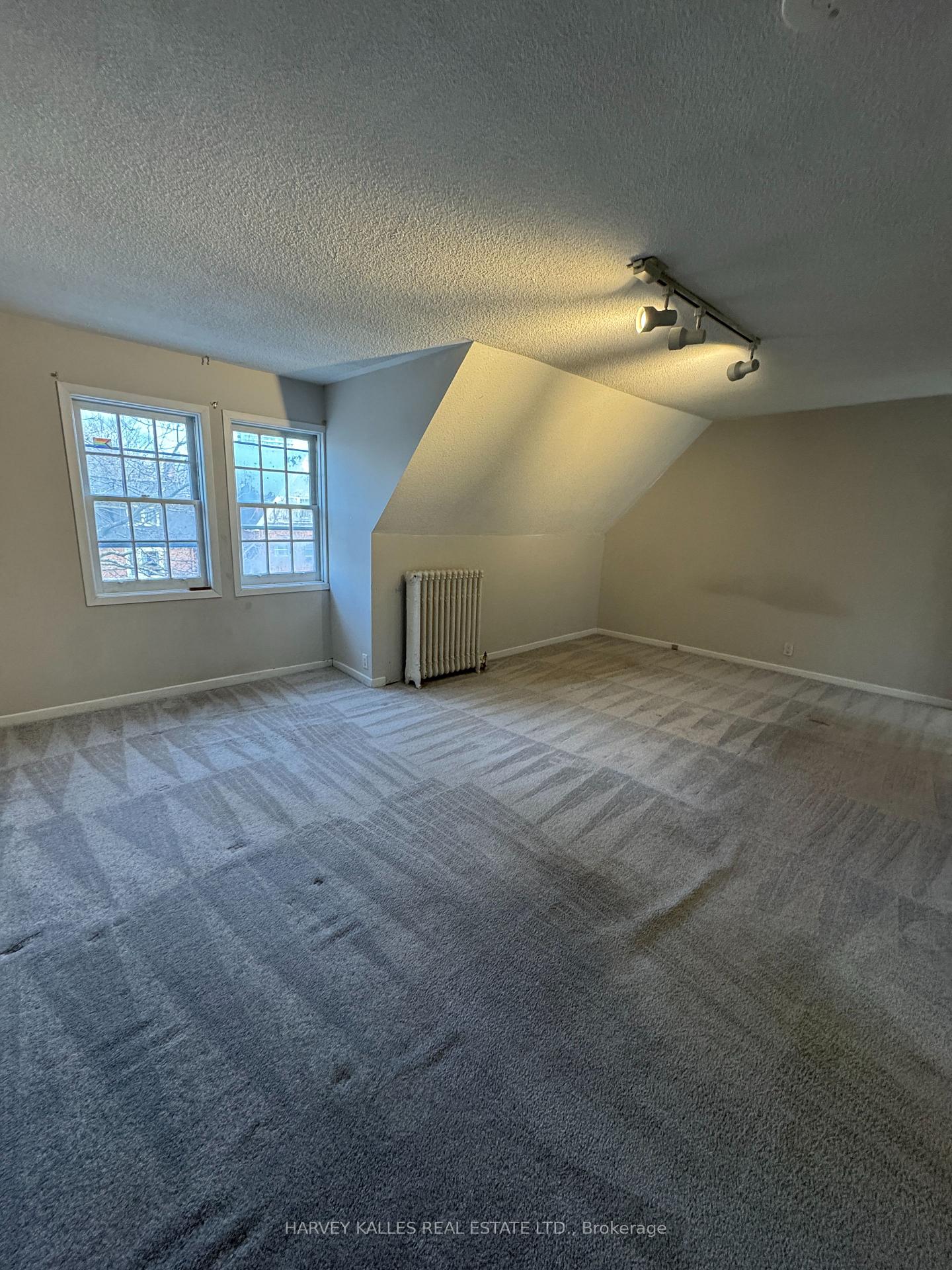 Photo 4 of Unit 301, 676 Huron Street, Toronto, The Annex — HOMEH