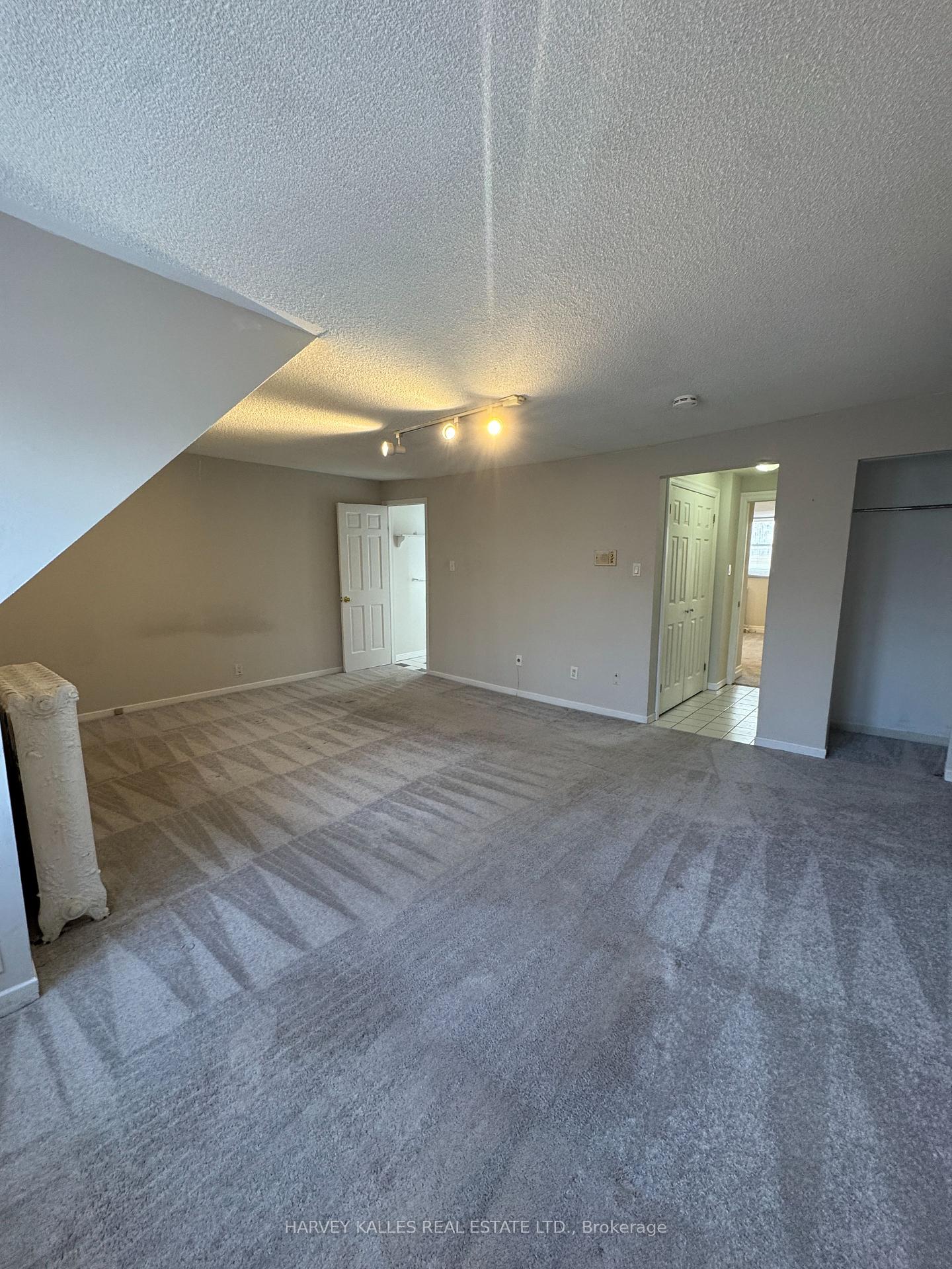Photo 5 of Unit 301, 676 Huron Street, Toronto, The Annex — HOMEH