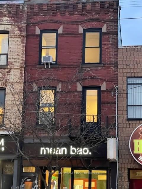 Front of Unit 2nd Flr, 376 College Street