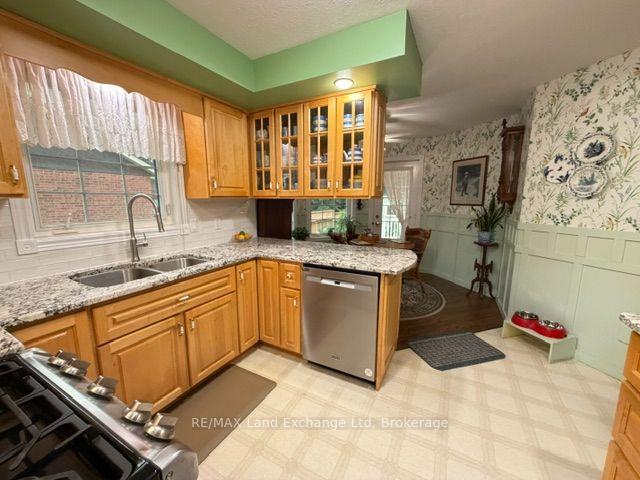 Photo 11 of 740 Scott Street W, North Perth, Listowel — HOMEH