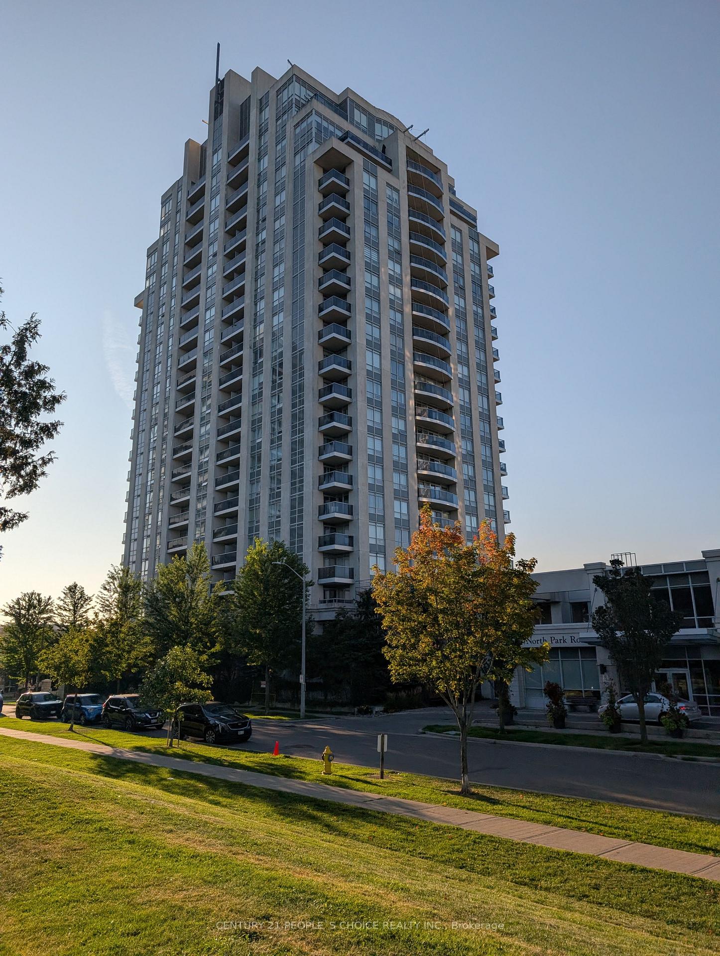 Photo 1 of Unit 401, 7 North Park Road, Vaughan, Beverley Glen — HOMEH