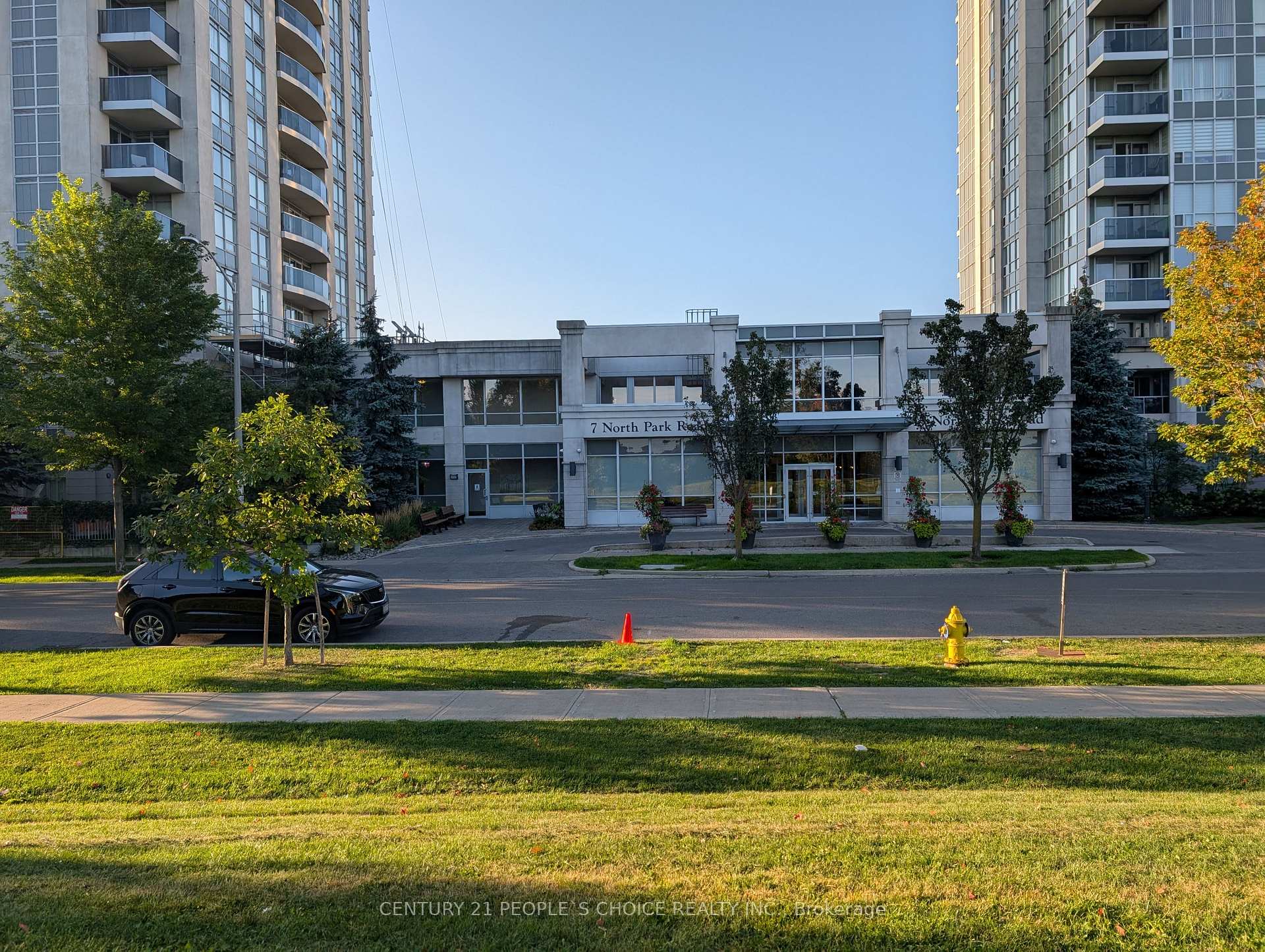 Photo 2 of Unit 401, 7 North Park Road, Vaughan, Beverley Glen — HOMEH