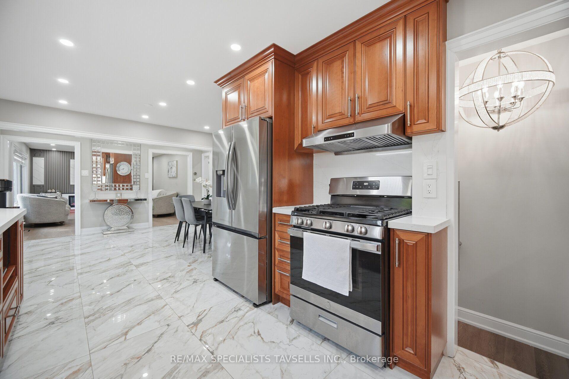 Photo 10 of 6 Maple Grove Road, Caledon, Caledon Village — HOMEH