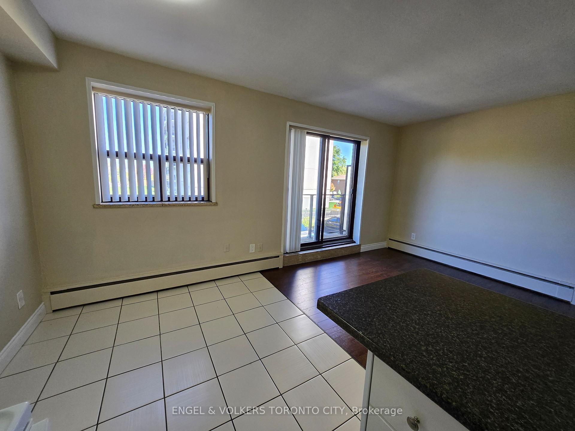 Photo 3 of Unit 207, 416 42nd Street, Hamilton, Mohawk — HOMEH