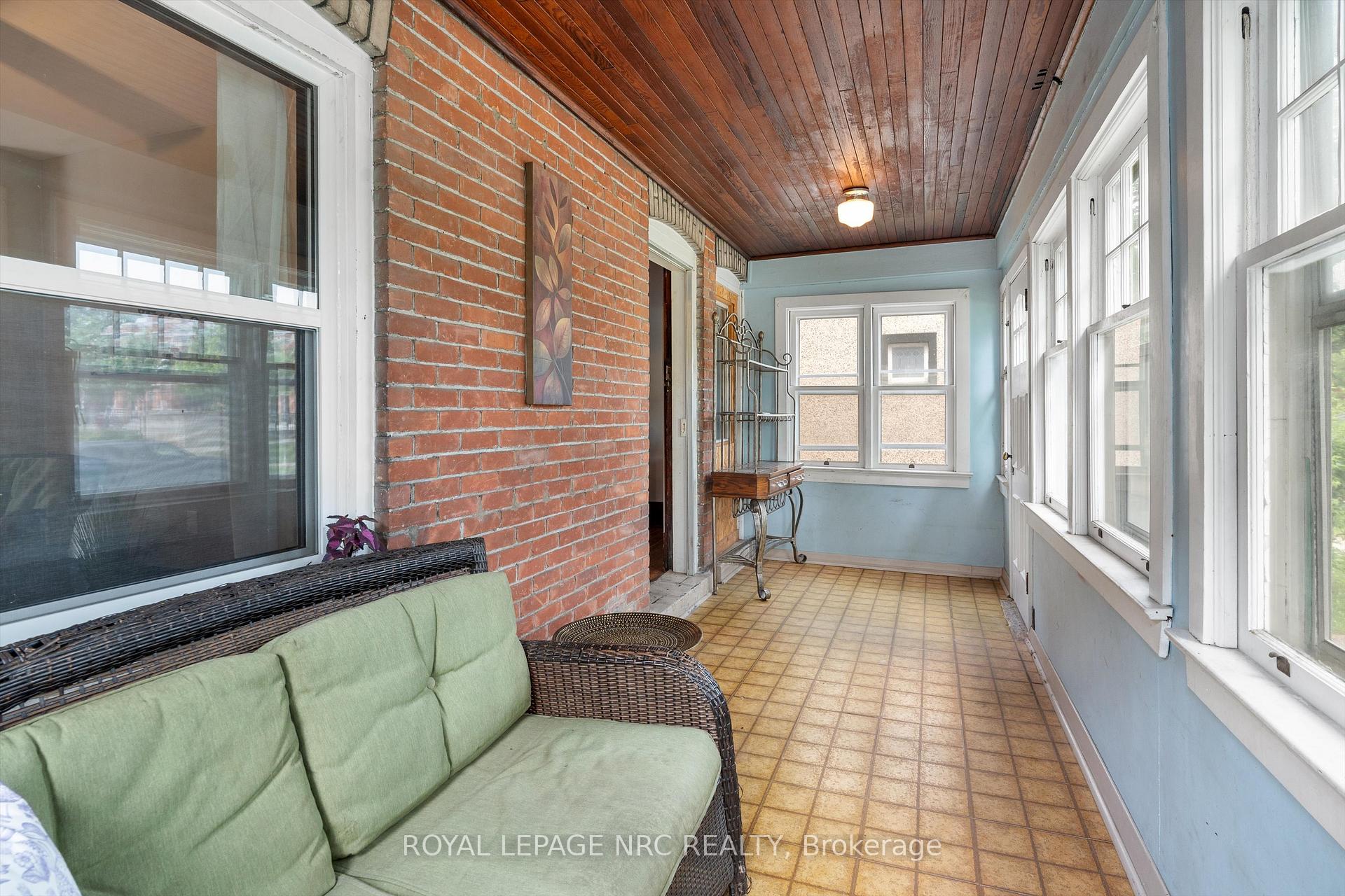 Photo 4 of 167 Pleasant Avenue, St. Catharines, Downtown — HOMEH