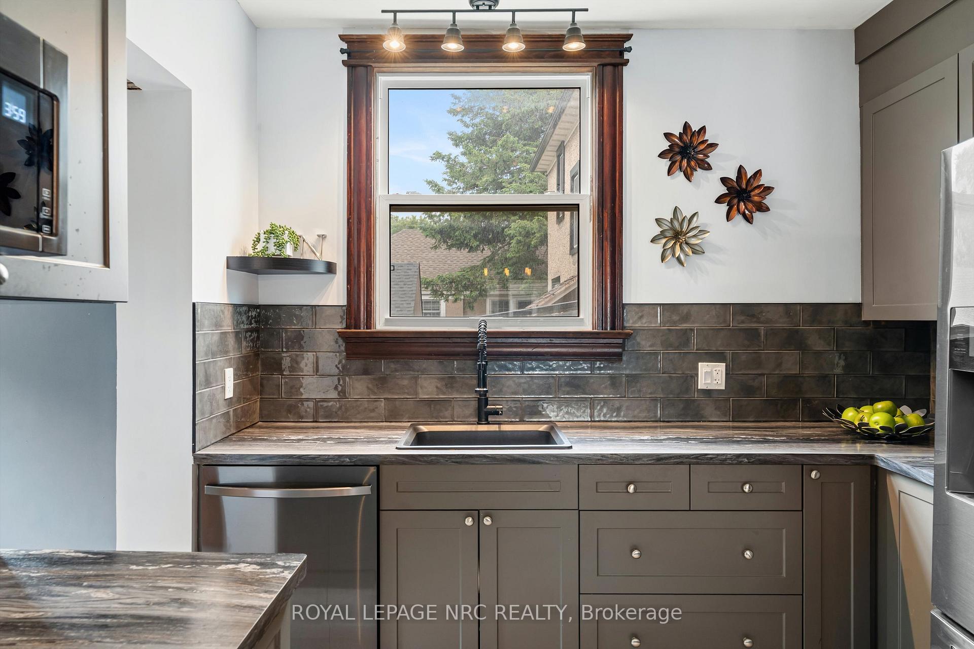 Photo 13 of 167 Pleasant Avenue, St. Catharines, Downtown — HOMEH