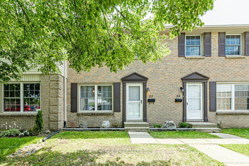 Front of Unit 22, 1725 Ernest Avenue