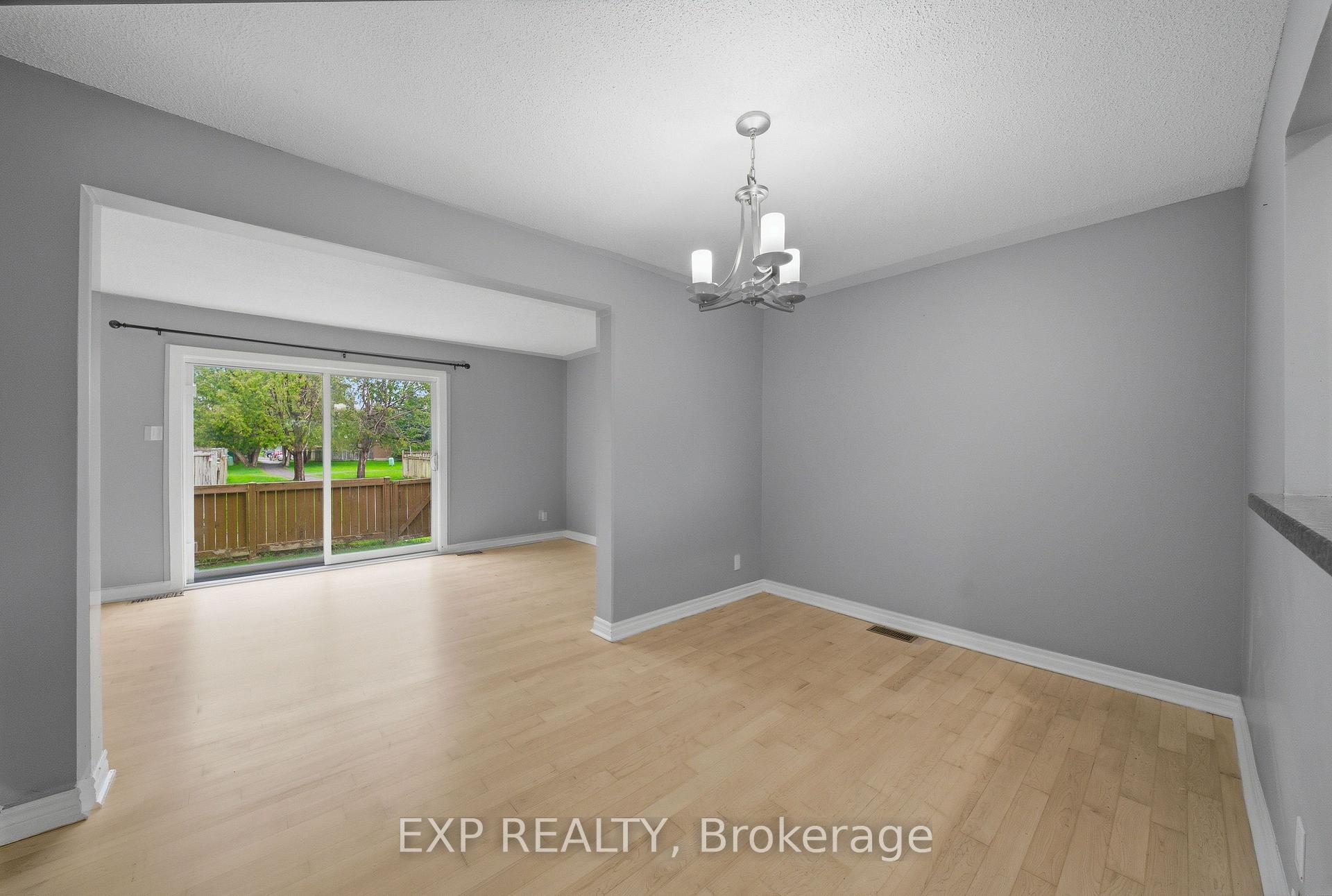 Photo 3 of 1713 Heatherington Road, Ottawa, Heron Gate/Industrial Park — HOMEH