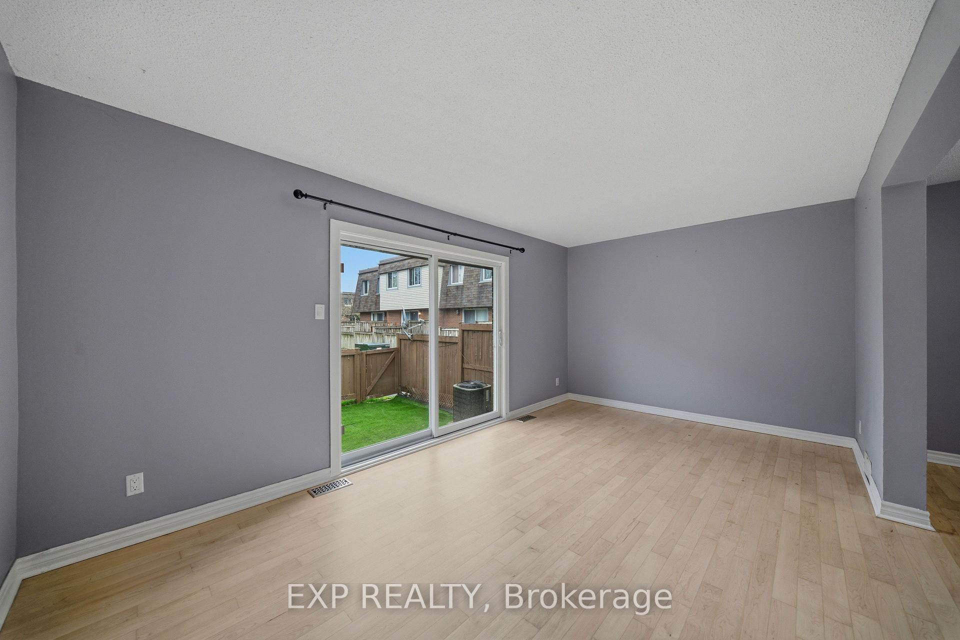 Photo 5 of 1713 Heatherington Road, Ottawa, Heron Gate/Industrial Park — HOMEH