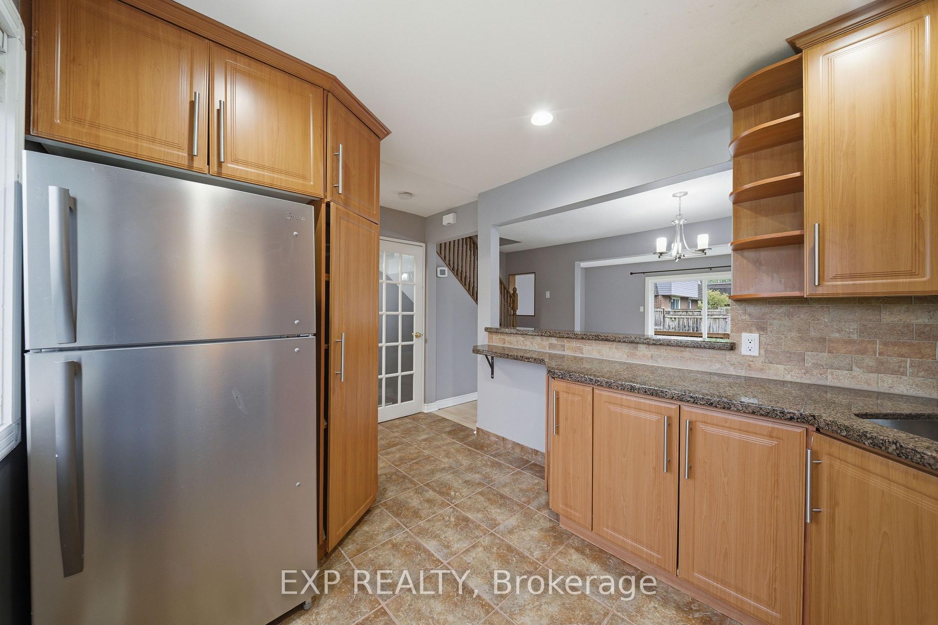 Photo 8 of 1713 Heatherington Road, Ottawa, Heron Gate/Industrial Park — HOMEH