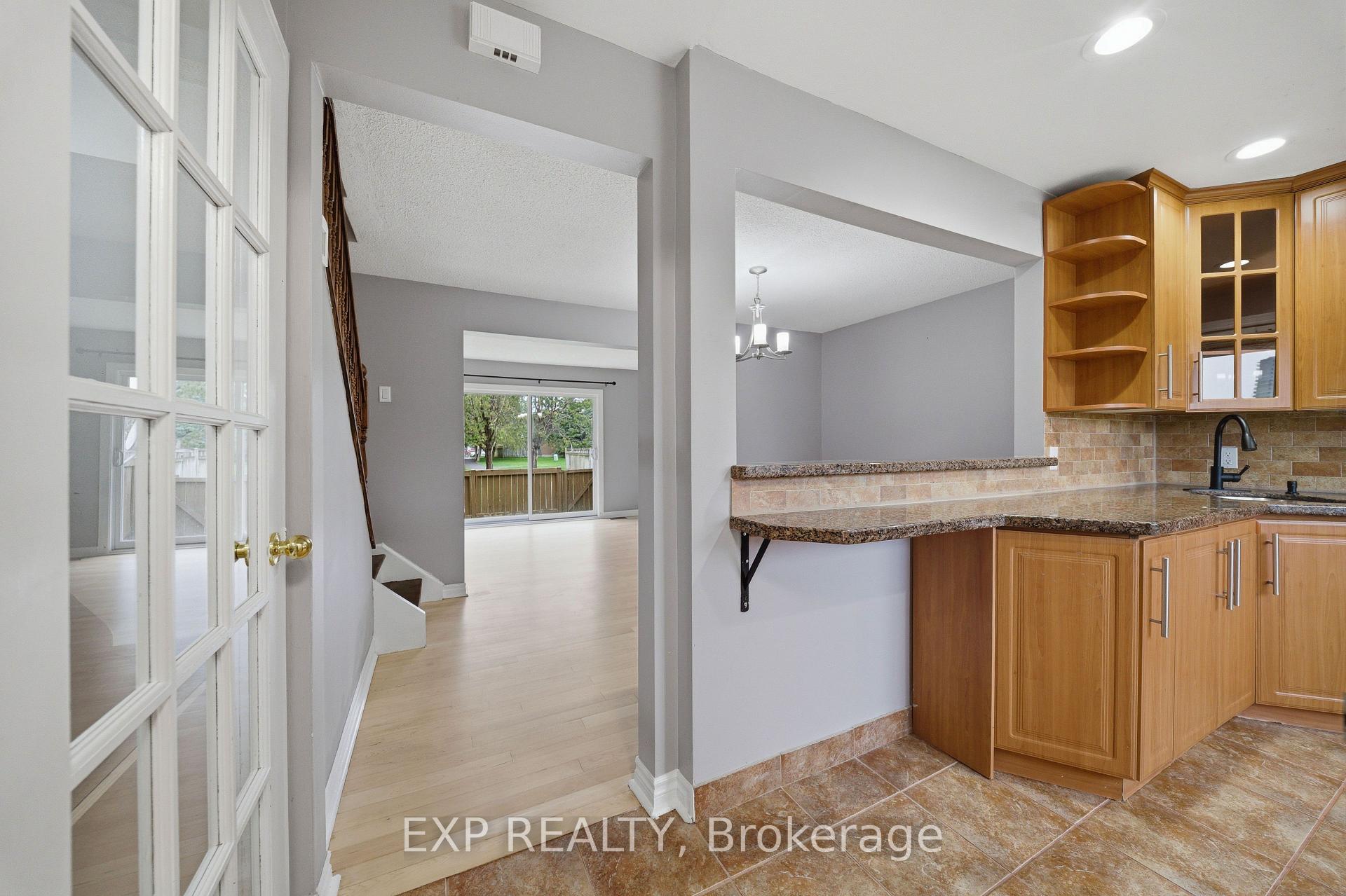 Photo 9 of 1713 Heatherington Road, Ottawa, Heron Gate/Industrial Park — HOMEH