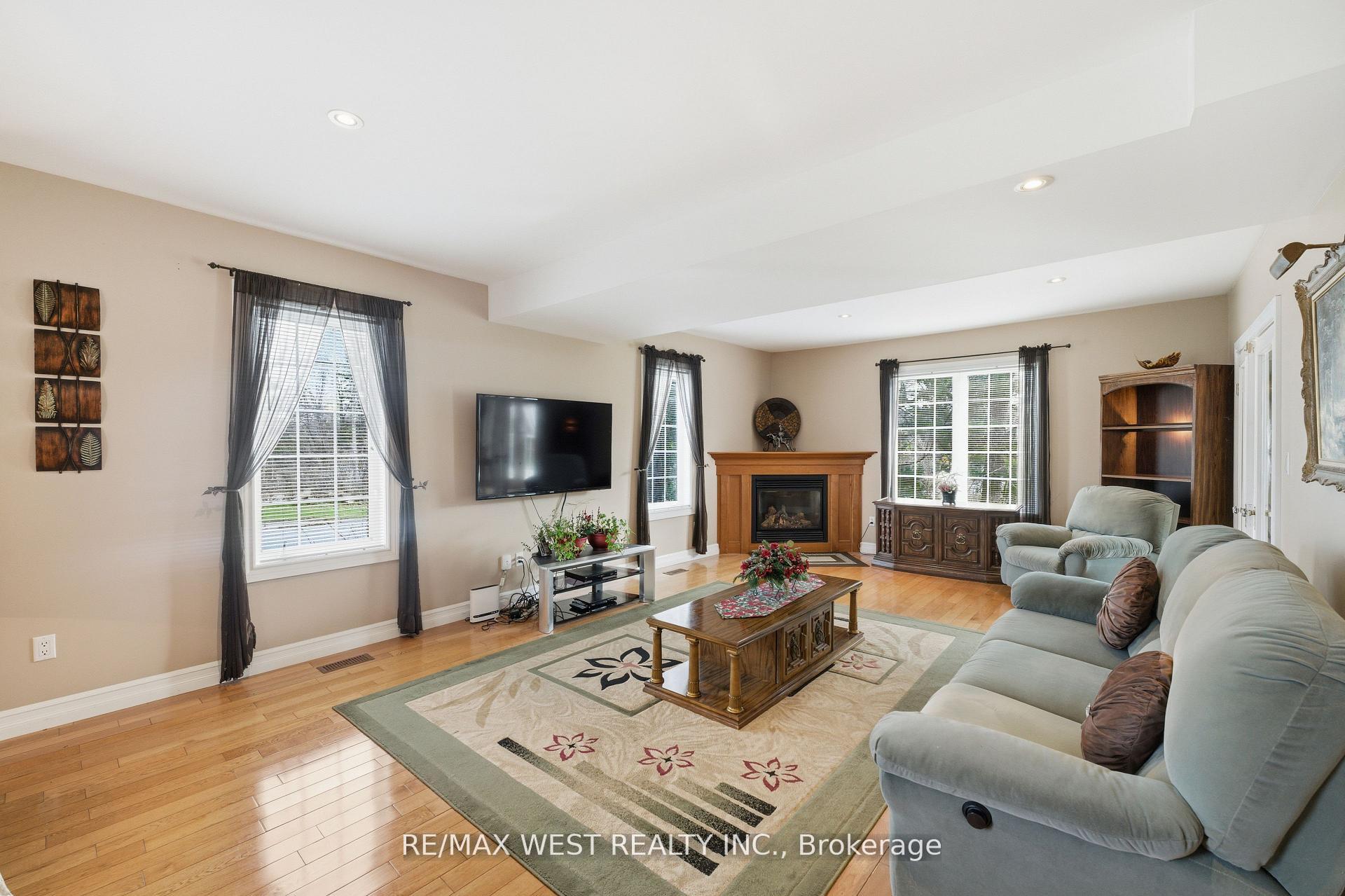 Photo 7 of 4 Coryell Street, Scugog, Rural Scugog — HOMEH