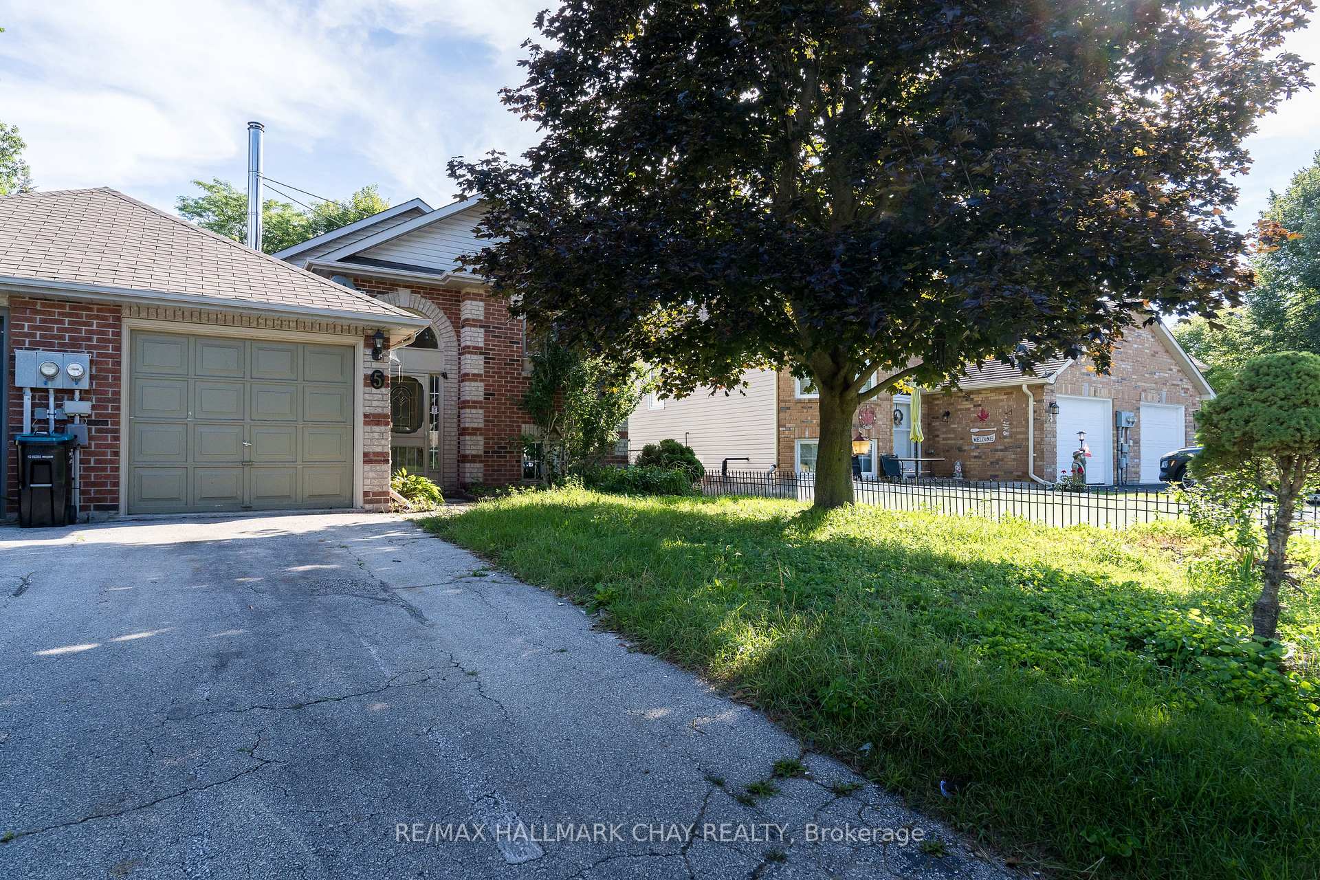 Photo 3 of 5 Goldsmith Place, Wasaga Beach — HOMEH