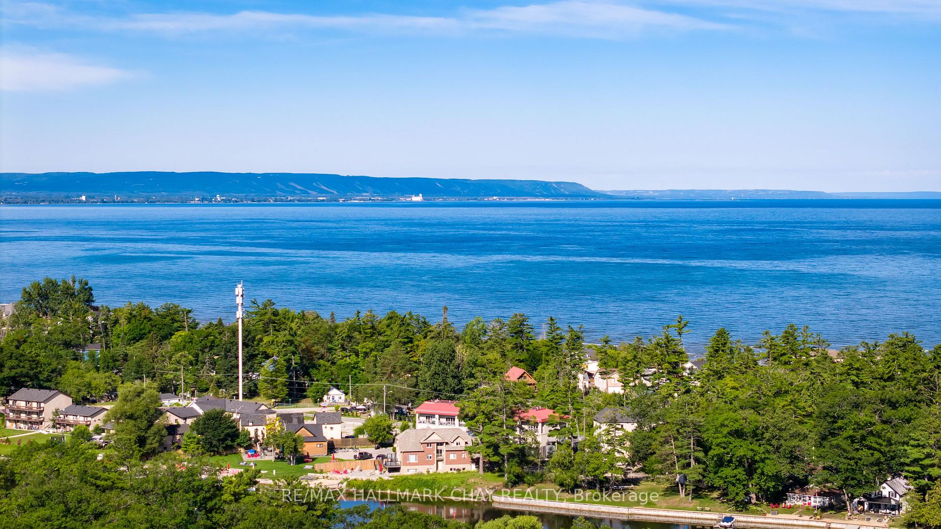 Photo 7 of 5 Goldsmith Place, Wasaga Beach — HOMEH