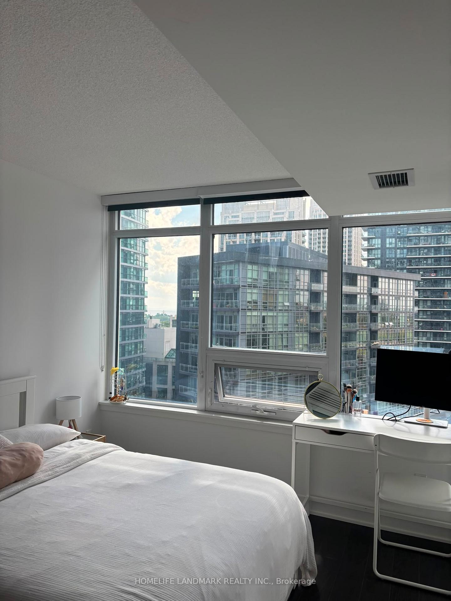 Photo 9 of Unit 1616, 19 Bathurst Street, Toronto, Waterfront Communities — HOMEH