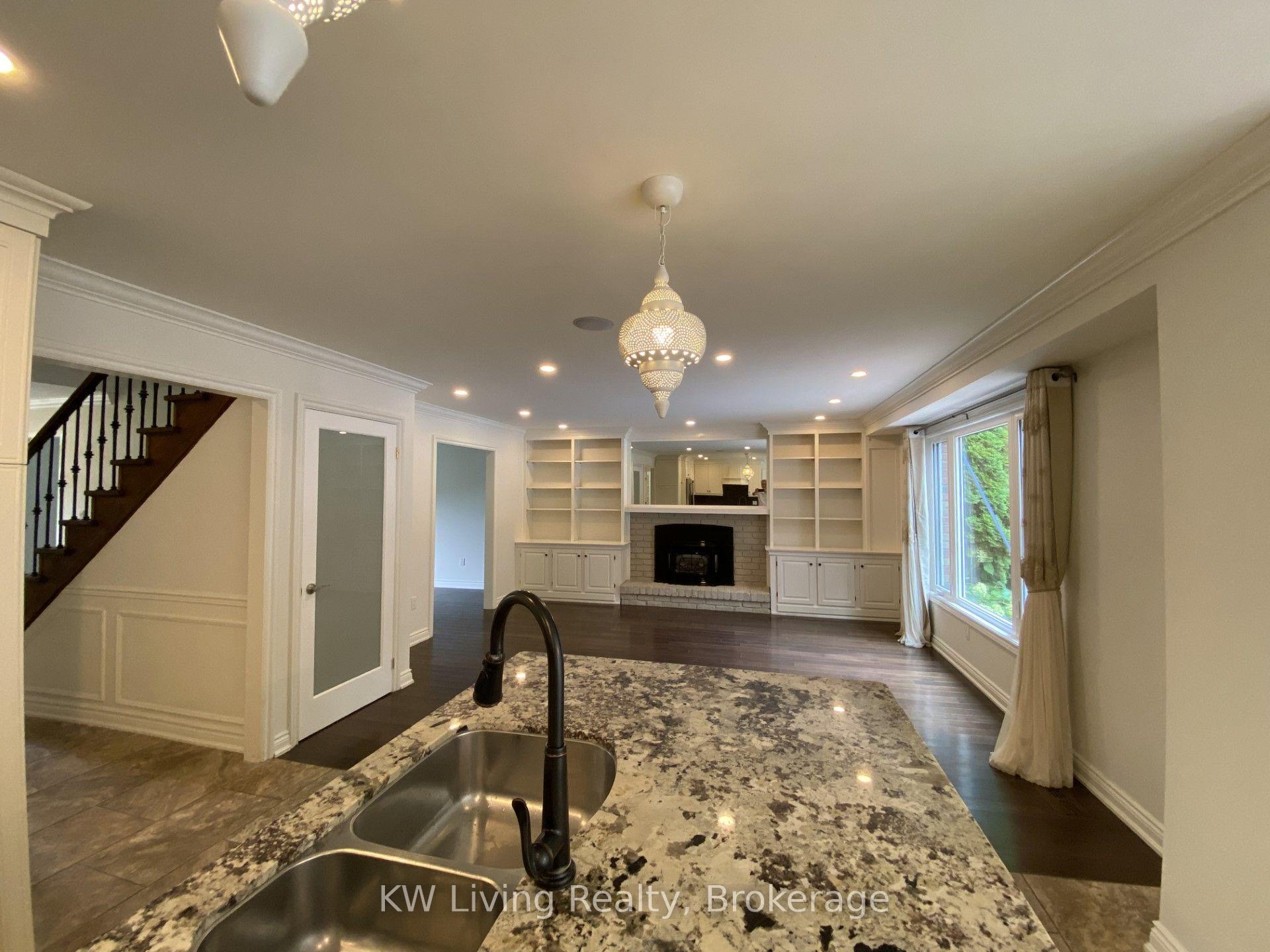 Photo 5 of 3241 Shoreline Drive E, Oakville, Bronte — HOMEH