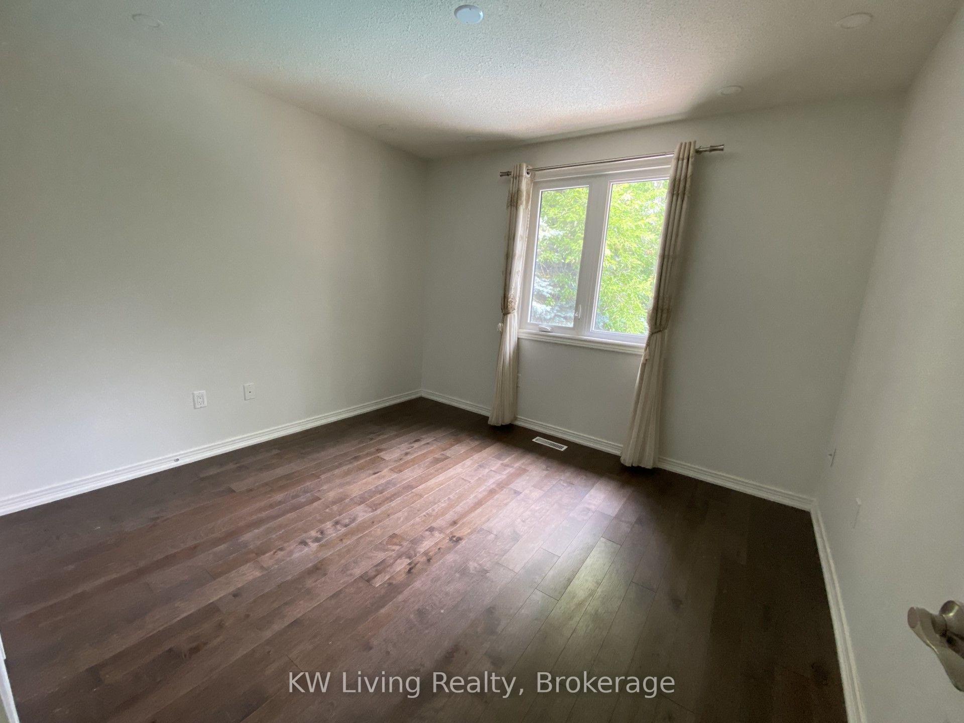 Photo 11 of 3241 Shoreline Drive E, Oakville, Bronte — HOMEH