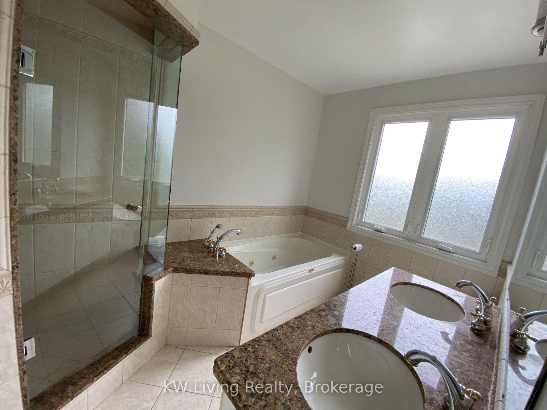 Photo 16 of 3241 Shoreline Drive E, Oakville, Bronte — HOMEH