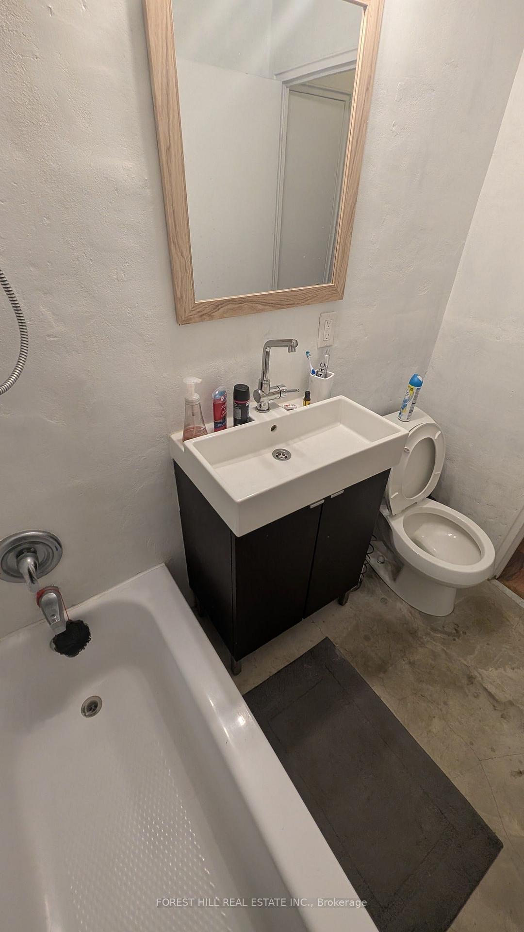 Photo 9 of Unit 305, 55 Neptune Drive, Toronto, Englemount-Lawrence — HOMEH