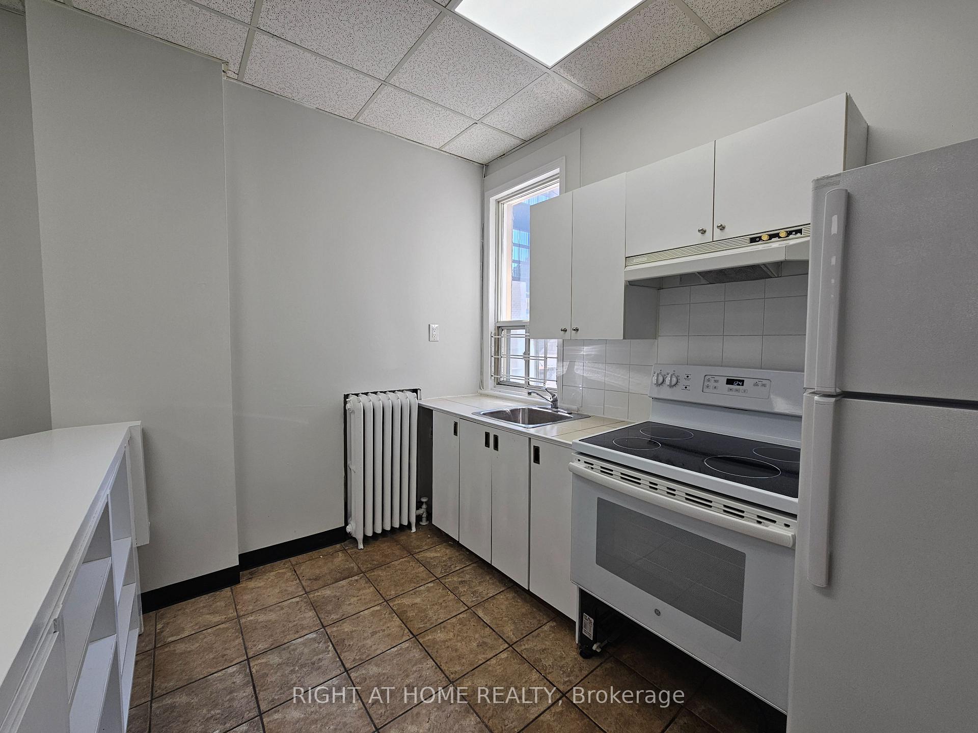 Photo 5 of Unit 2, 516 Yonge Street, Toronto, Church-Yonge Corridor — HOMEH