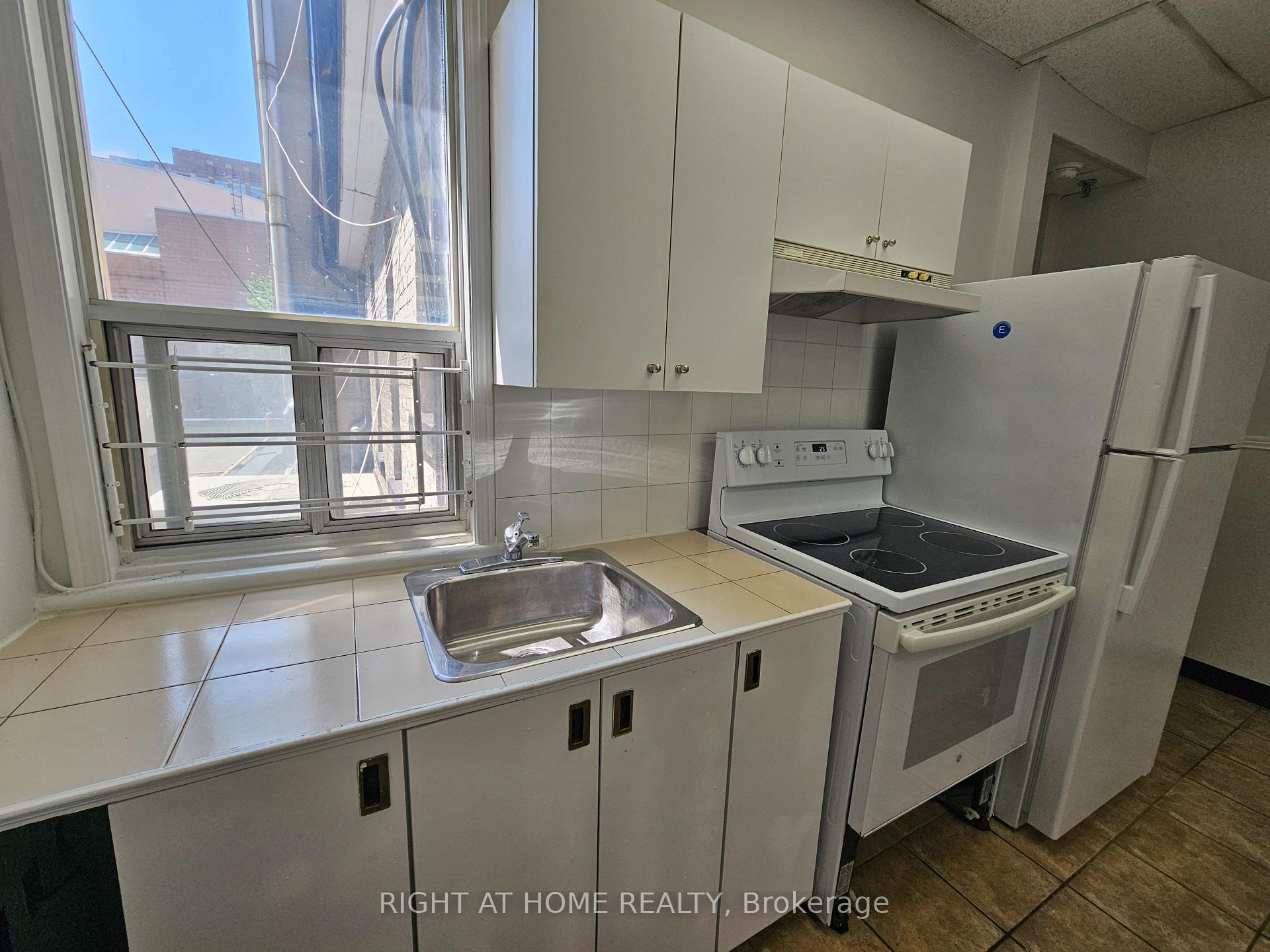 Photo 8 of Unit 2, 516 Yonge Street, Toronto, Church-Yonge Corridor — HOMEH
