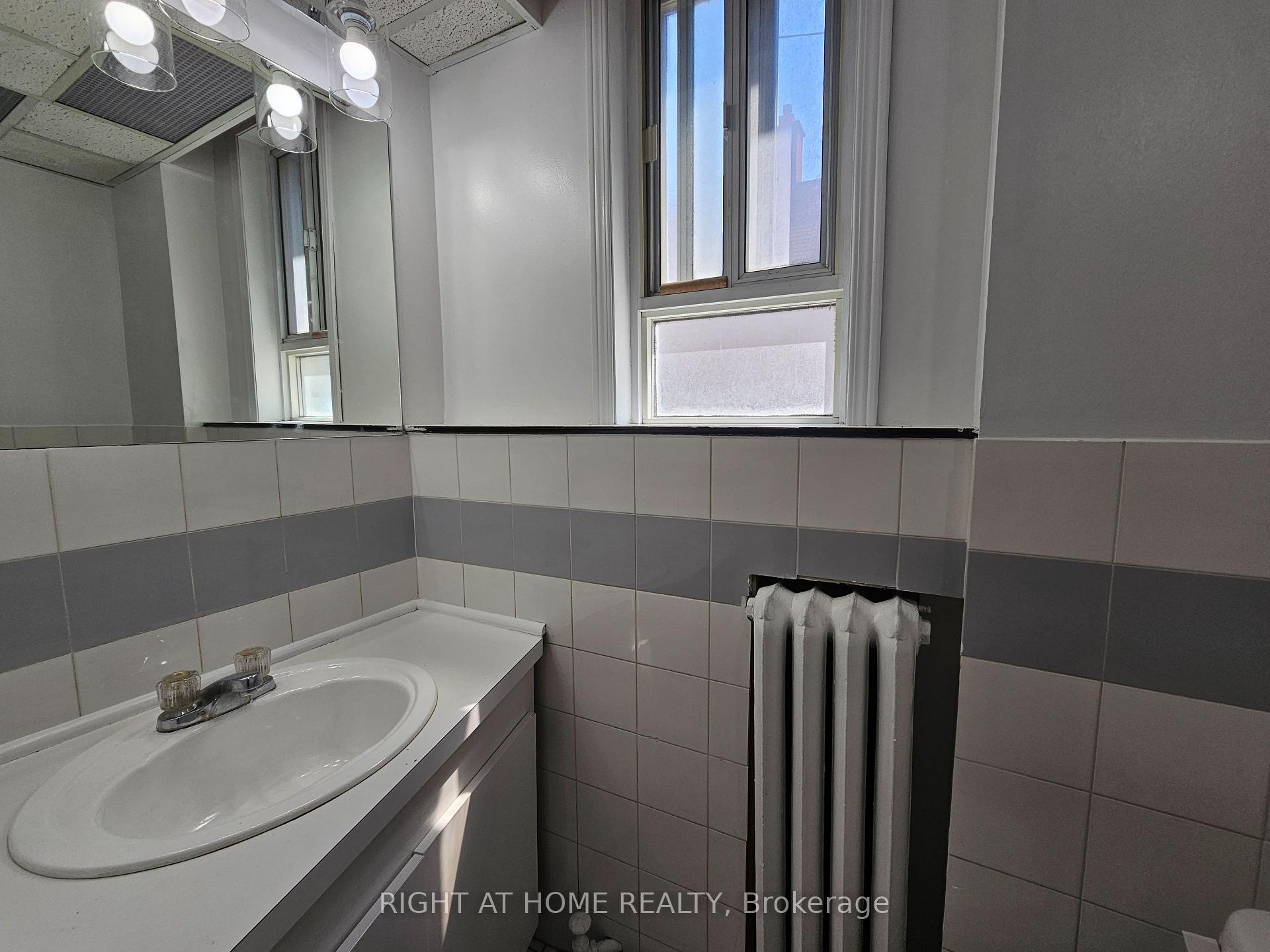 Photo 48 of Unit 2, 516 Yonge Street, Toronto, Church-Yonge Corridor — HOMEH