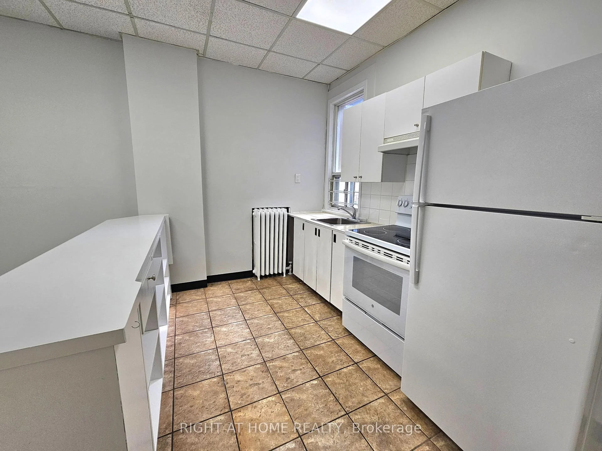 Photo 9 of Unit 2, 516 Yonge Street, Toronto, Church-Yonge Corridor — HOMEH