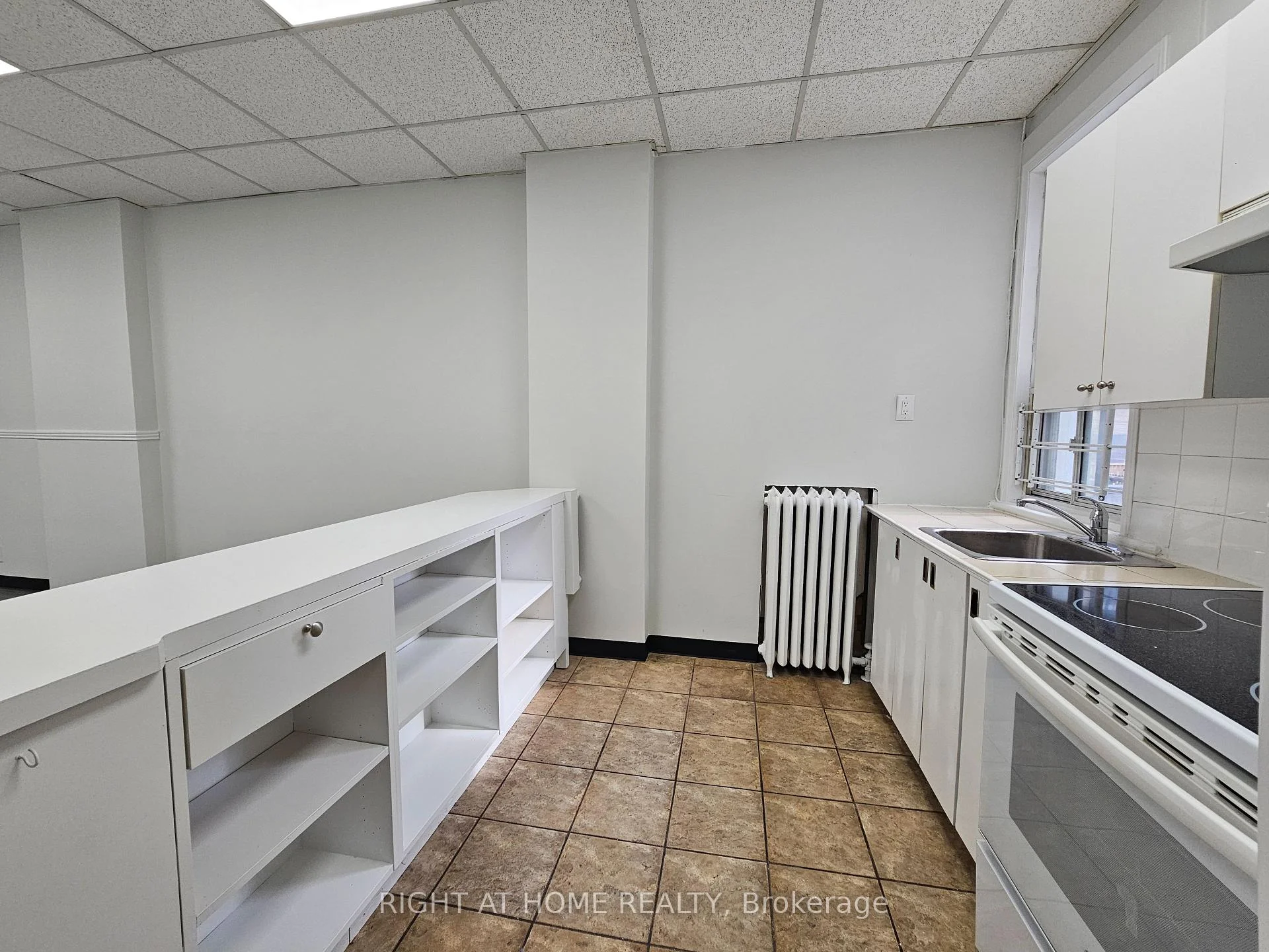 Photo 13 of Unit 2, 516 Yonge Street, Toronto, Church-Yonge Corridor — HOMEH