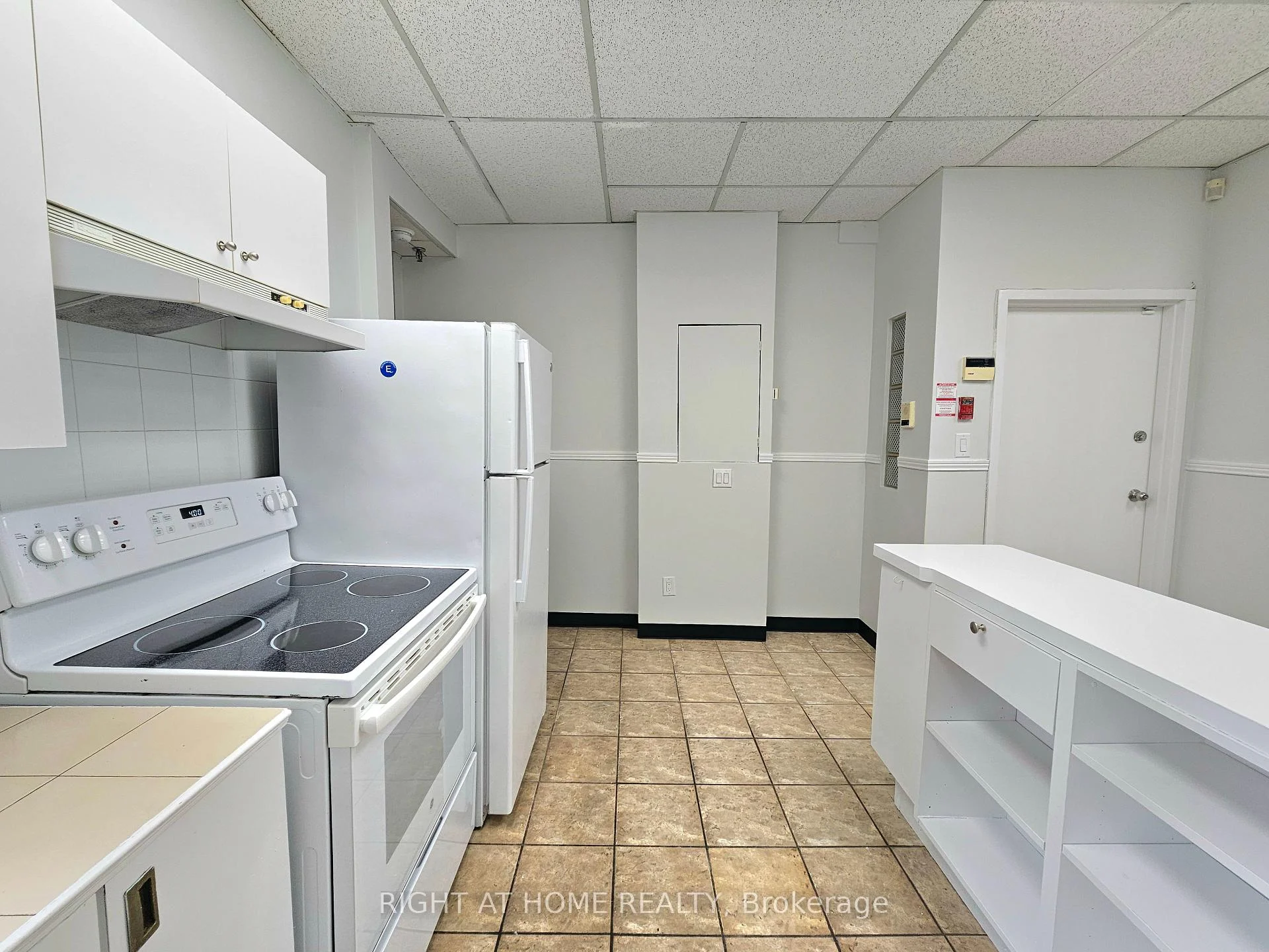 Photo 15 of Unit 2, 516 Yonge Street, Toronto, Church-Yonge Corridor — HOMEH