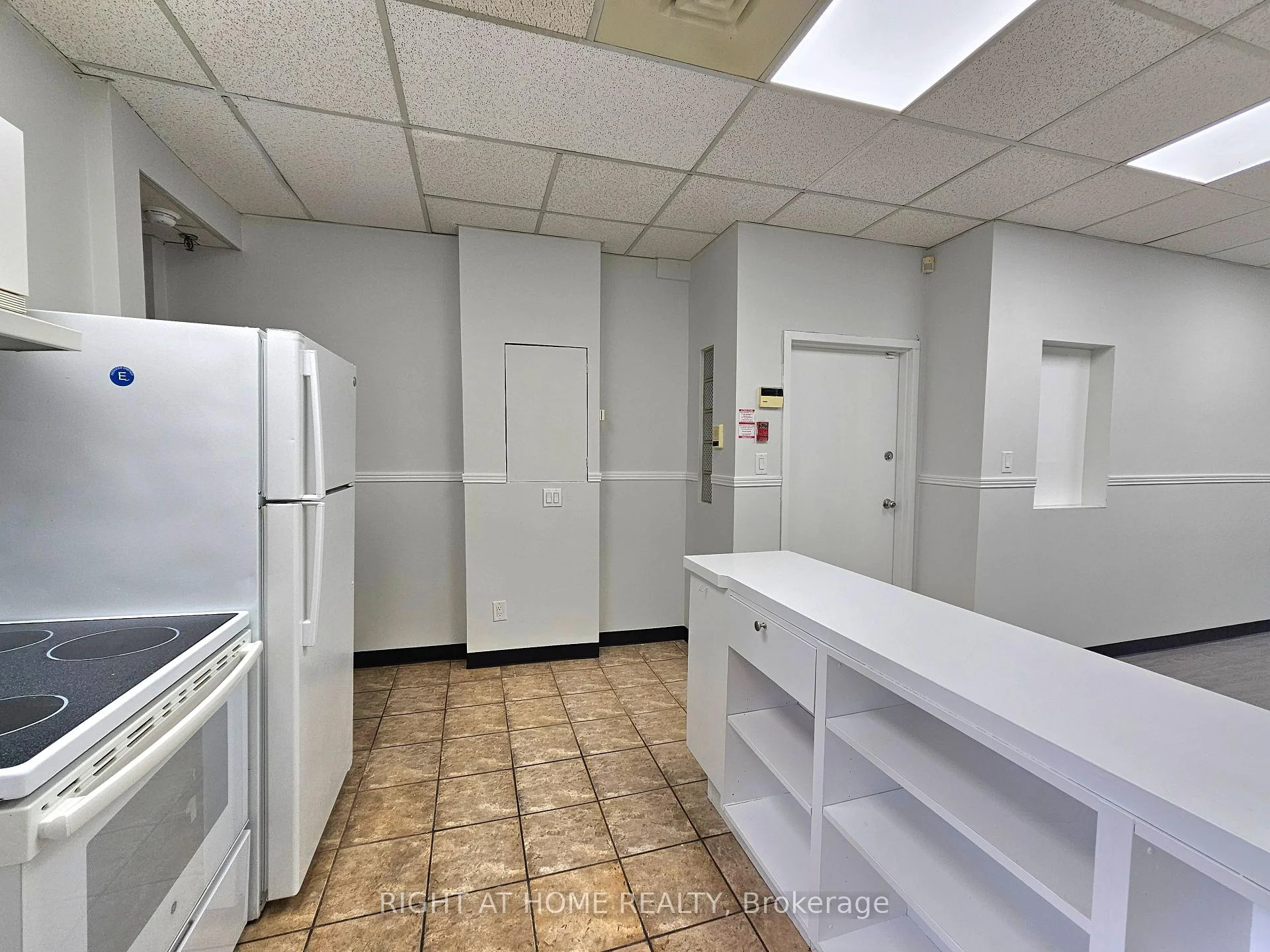 Photo 17 of Unit 2, 516 Yonge Street, Toronto, Church-Yonge Corridor — HOMEH