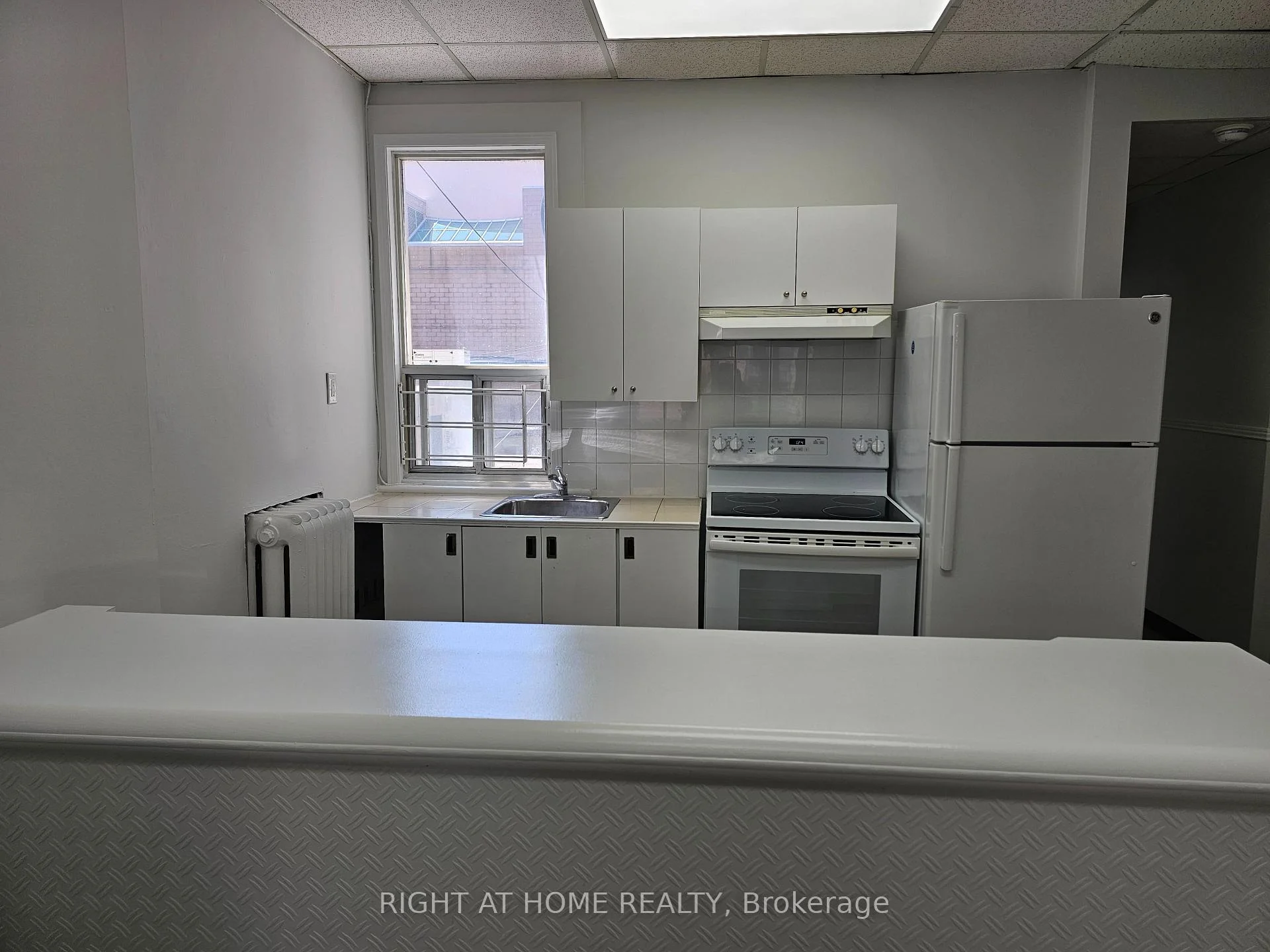 Photo 23 of Unit 2, 516 Yonge Street, Toronto, Church-Yonge Corridor — HOMEH