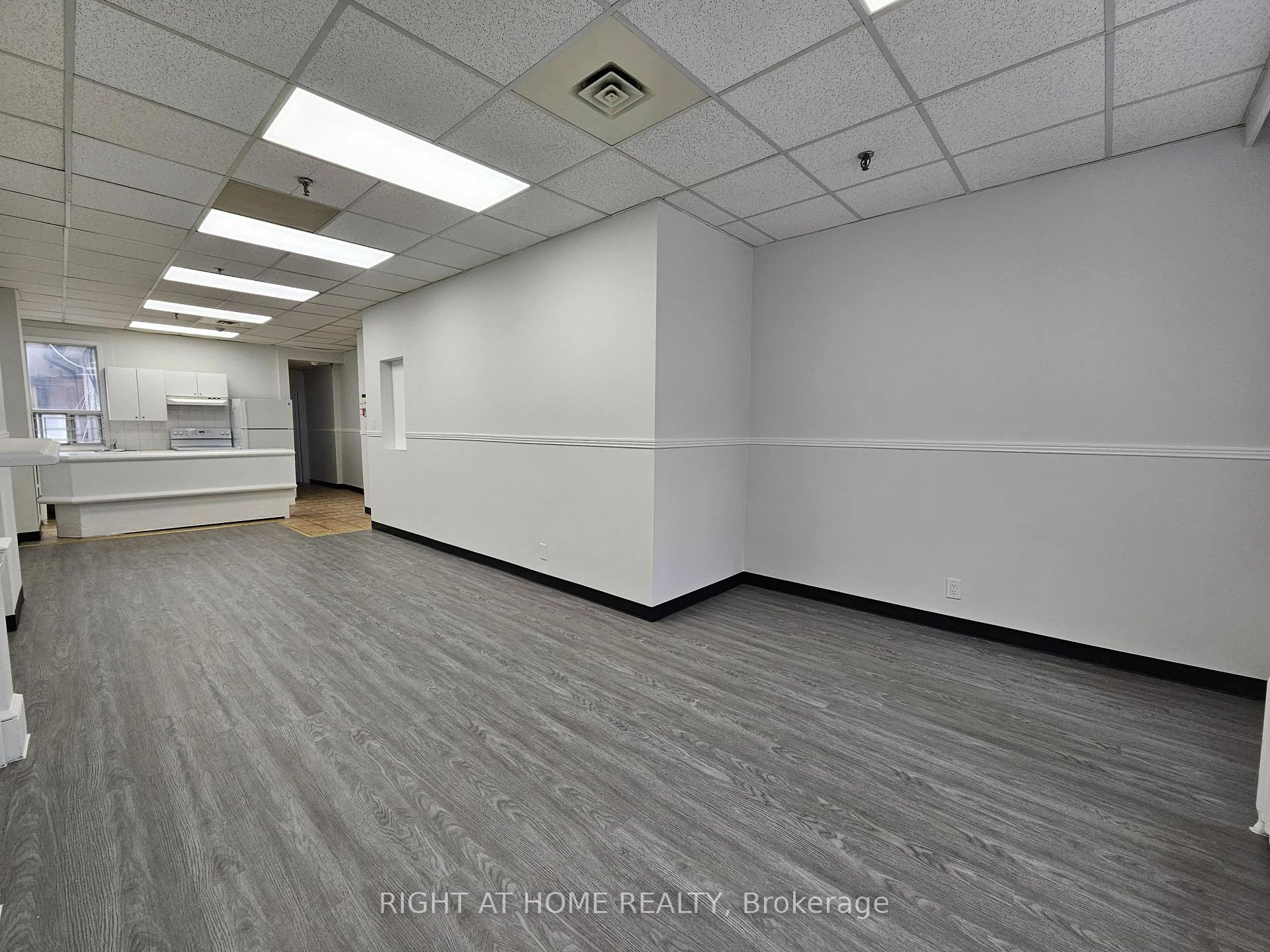 Photo 30 of Unit 2, 516 Yonge Street, Toronto, Church-Yonge Corridor — HOMEH
