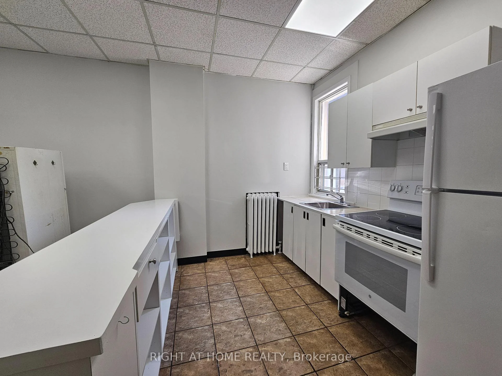 Photo 34 of Unit 2, 516 Yonge Street, Toronto, Church-Yonge Corridor — HOMEH