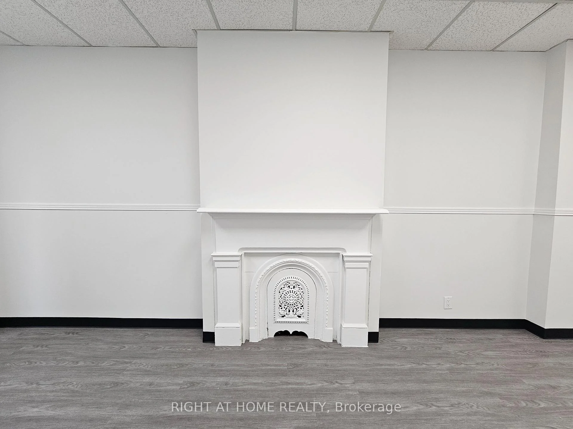 Photo 37 of Unit 2, 516 Yonge Street, Toronto, Church-Yonge Corridor — HOMEH