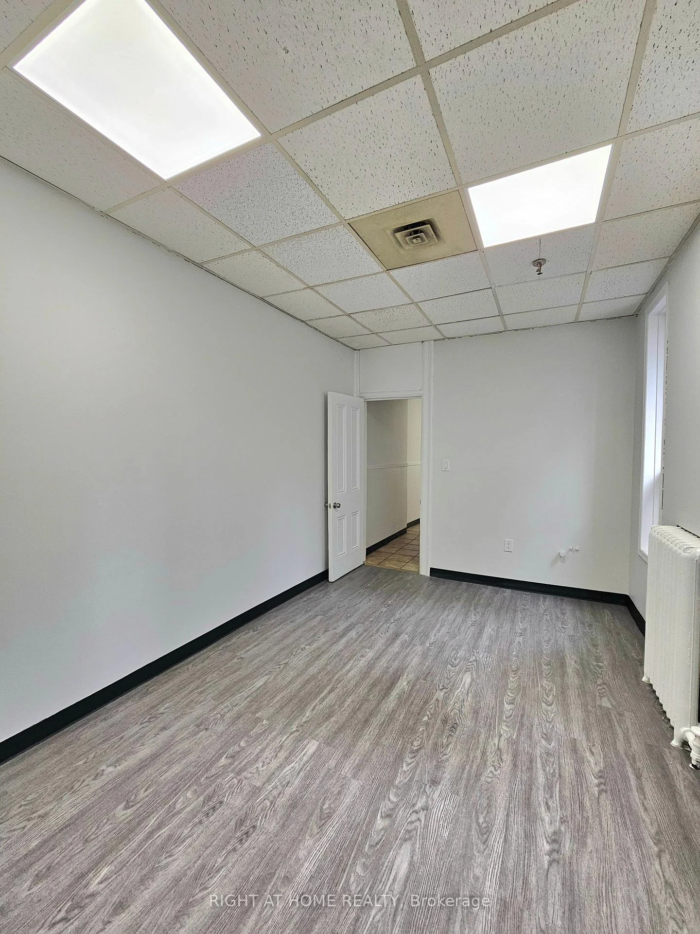 Photo 41 of Unit 2, 516 Yonge Street, Toronto, Church-Yonge Corridor — HOMEH