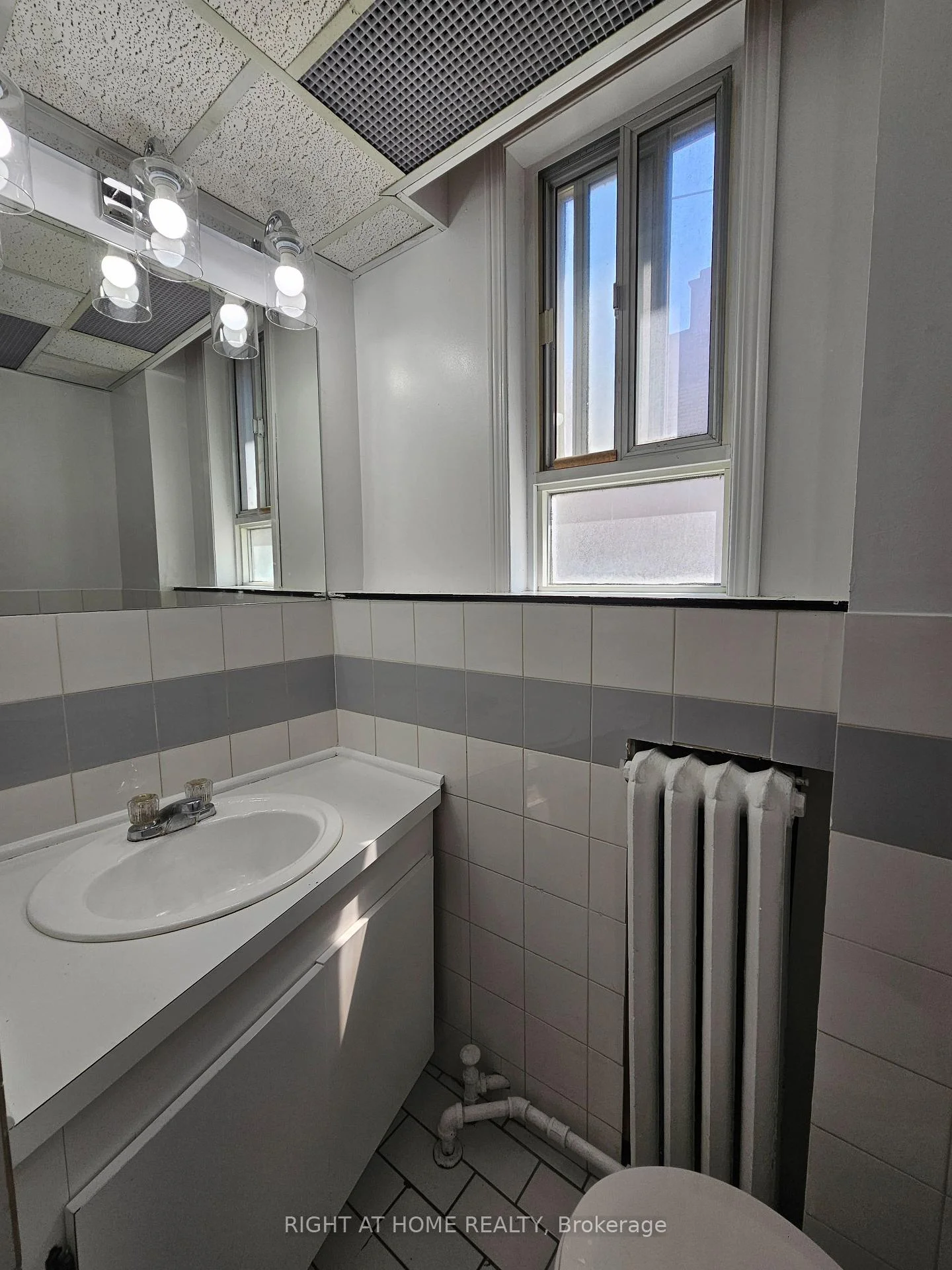 Photo 50 of Unit 2, 516 Yonge Street, Toronto, Church-Yonge Corridor — HOMEH