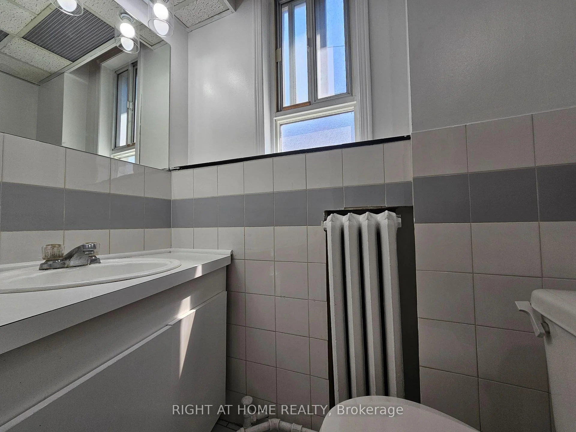 Photo 55 of Unit 2, 516 Yonge Street, Toronto, Church-Yonge Corridor — HOMEH