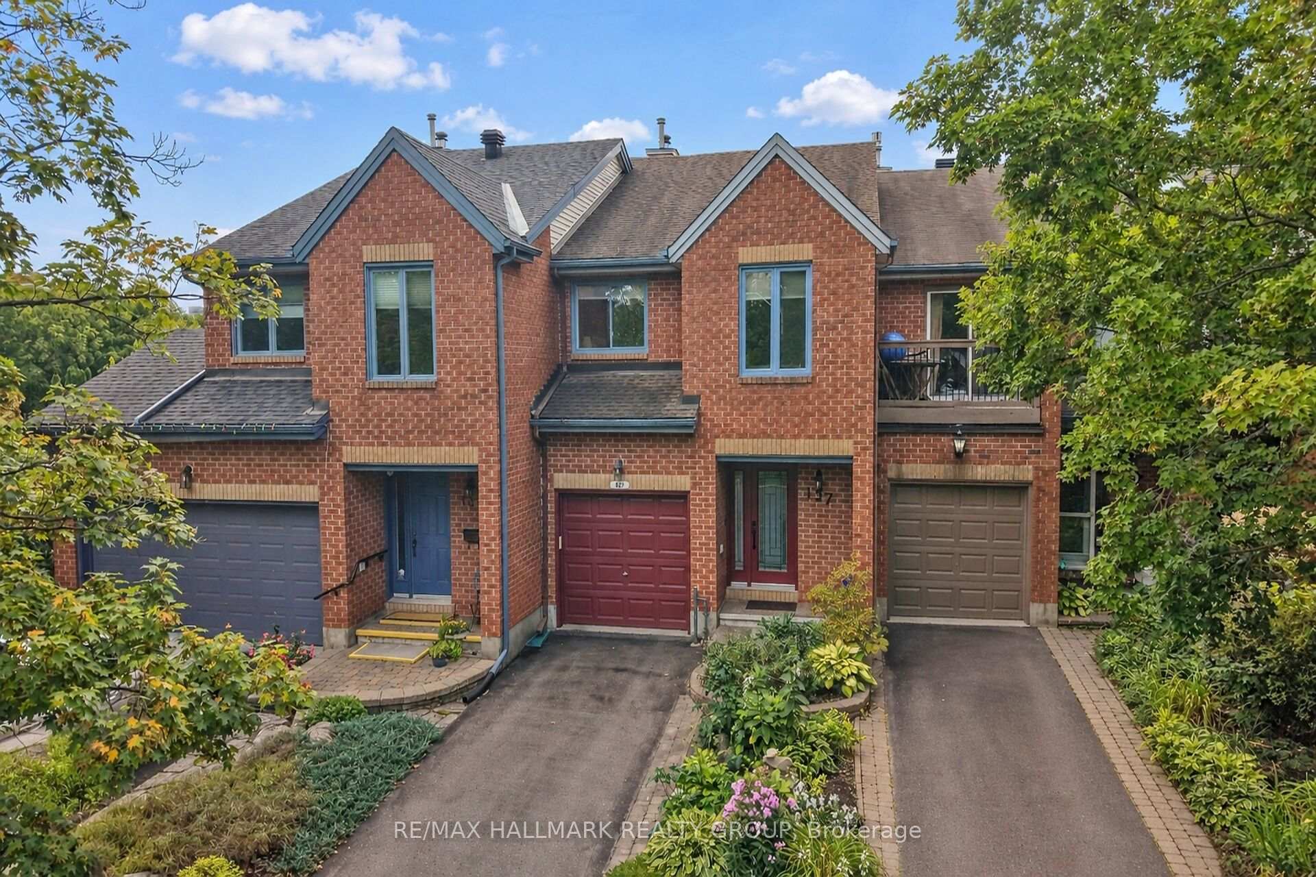Front of 137 Dunbarton Court