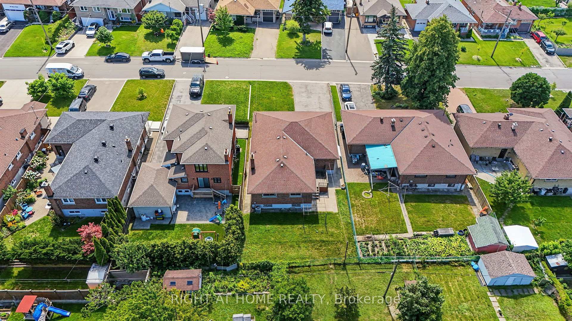 Photo 4 of 84 Raven Road, North York, Rustic — HOMEH